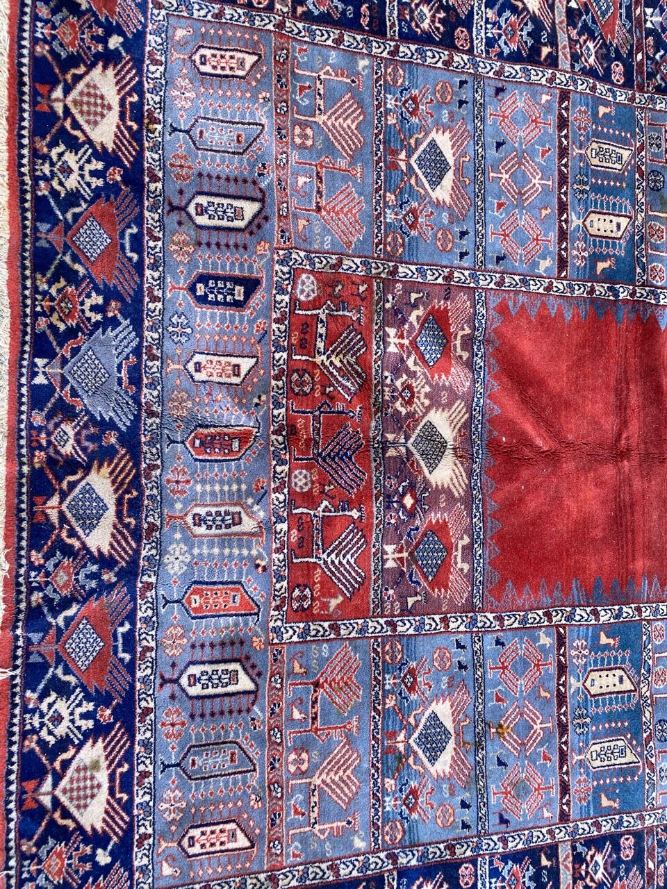 Persian-style mechanical carpet 178x194 cm