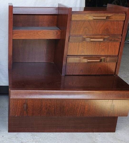 Paire de chevets mid century Roche Bobois vintage avec éclairage intégré