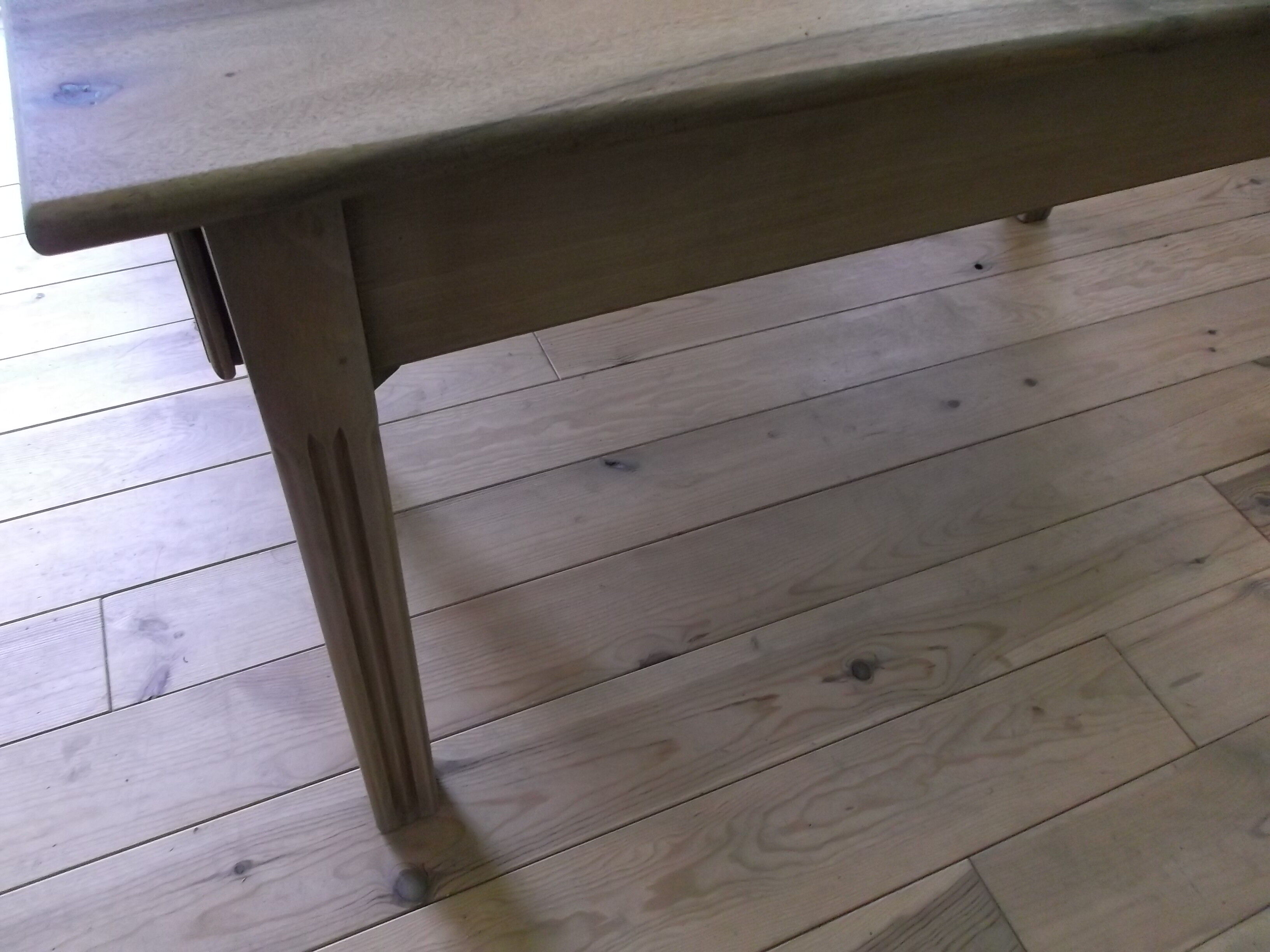 Farm table