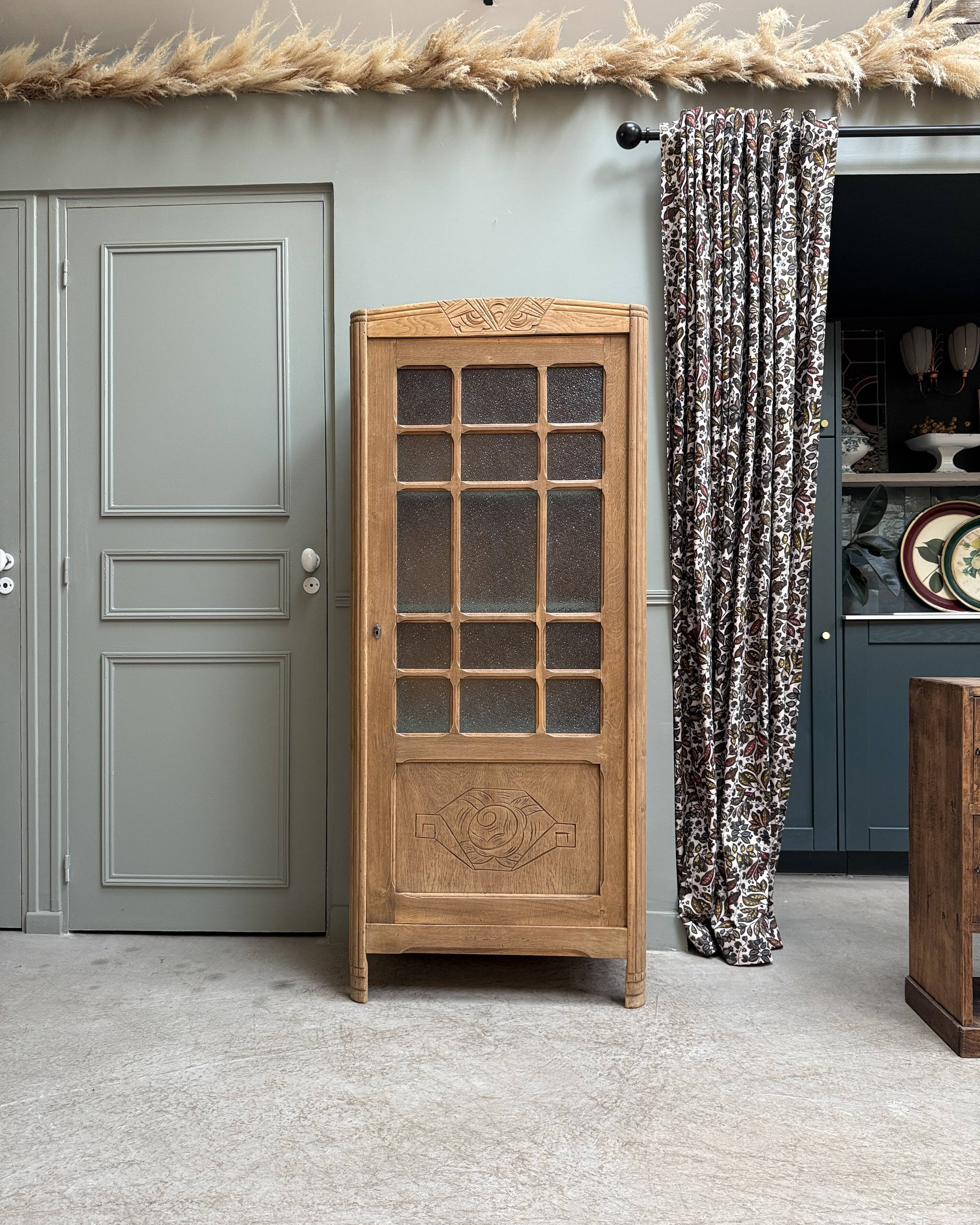 Parisian Art Deco showcase