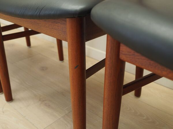 Ensemble de quatre chaises en teck, design danois, années 1960, fabrication : Bruno Hansen, d