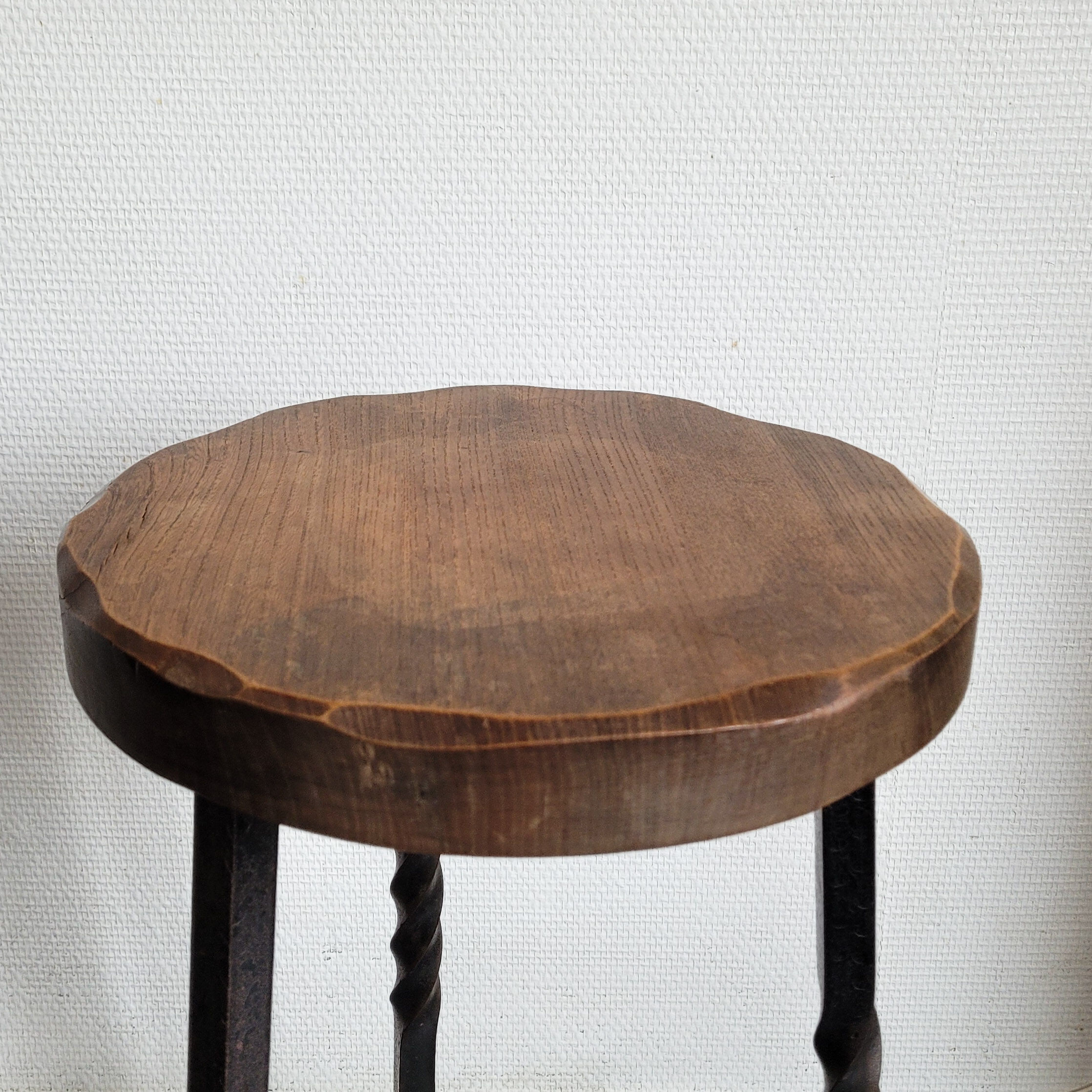 Lot de deux tabourets de bar artisanal