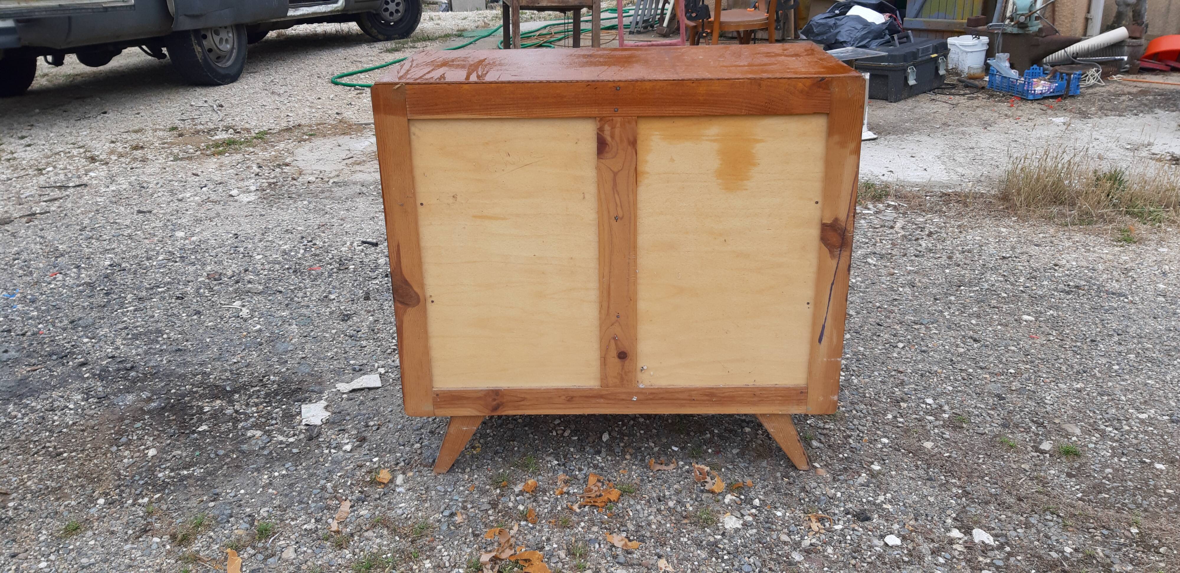 Vintage chest of drawers of the 50s in wood