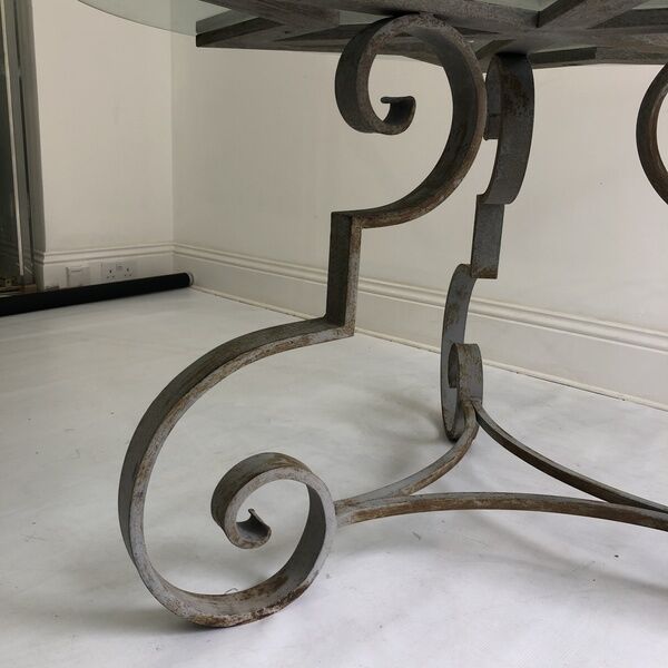 Star shaped cast iron round dining table 1970