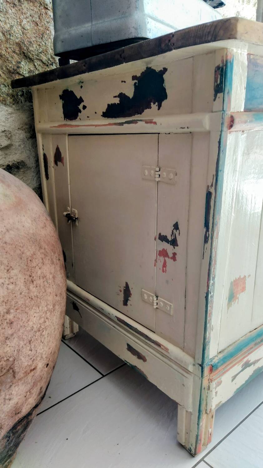 Small workshop cabinet - low island