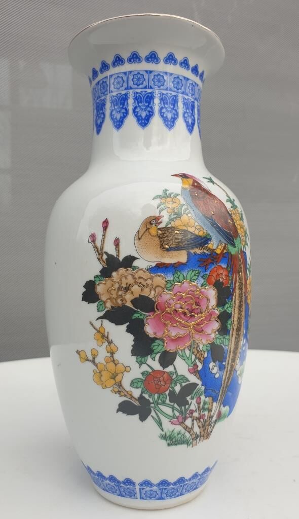 Porcelain vase birds lyres and nightingales from Japan