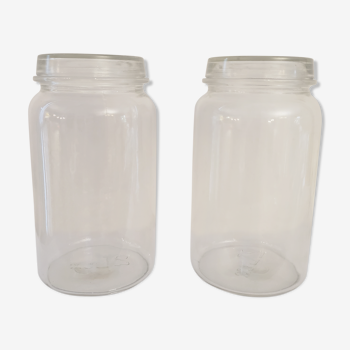 2 glass jars with lid