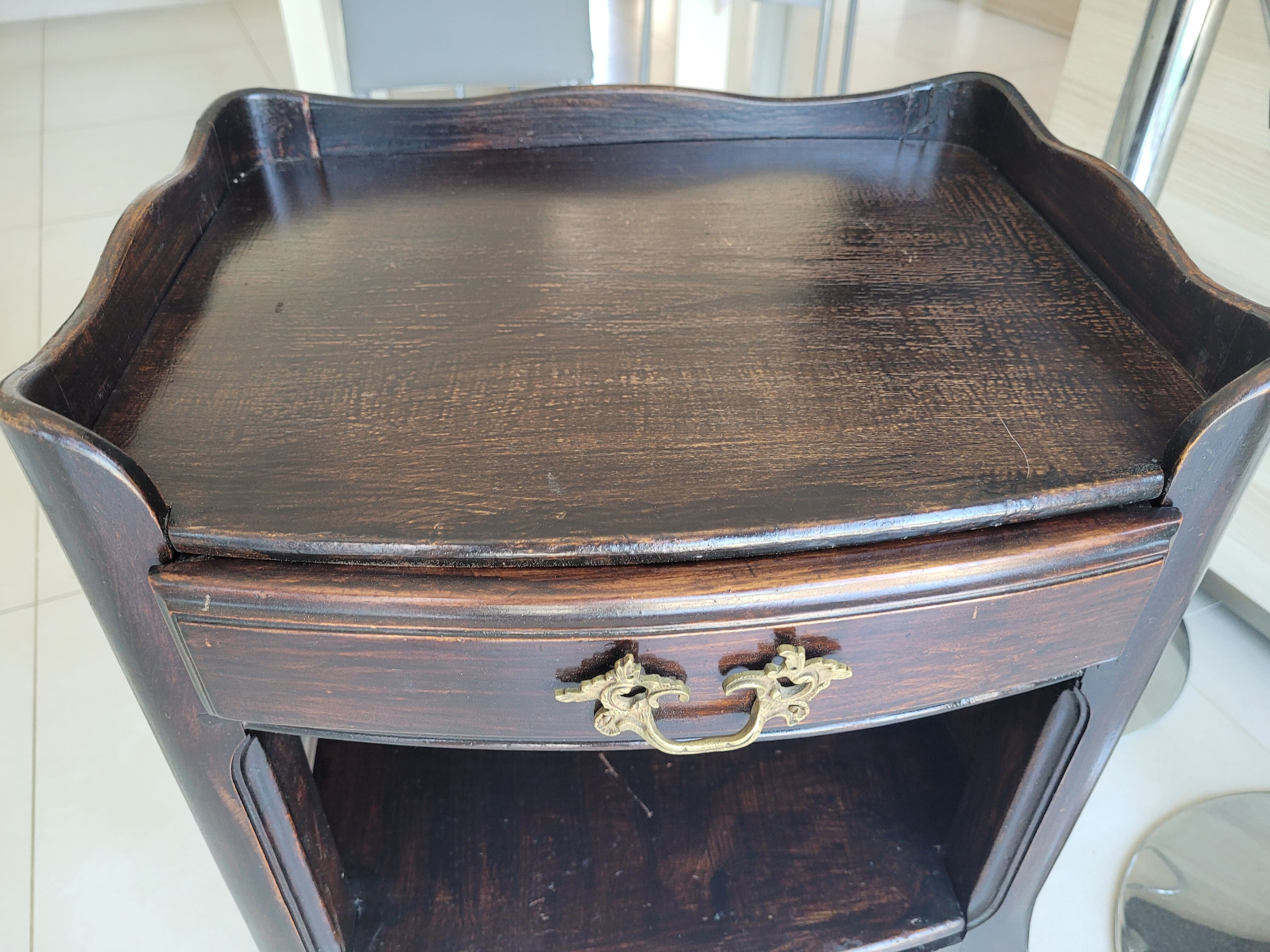 Table de chevet