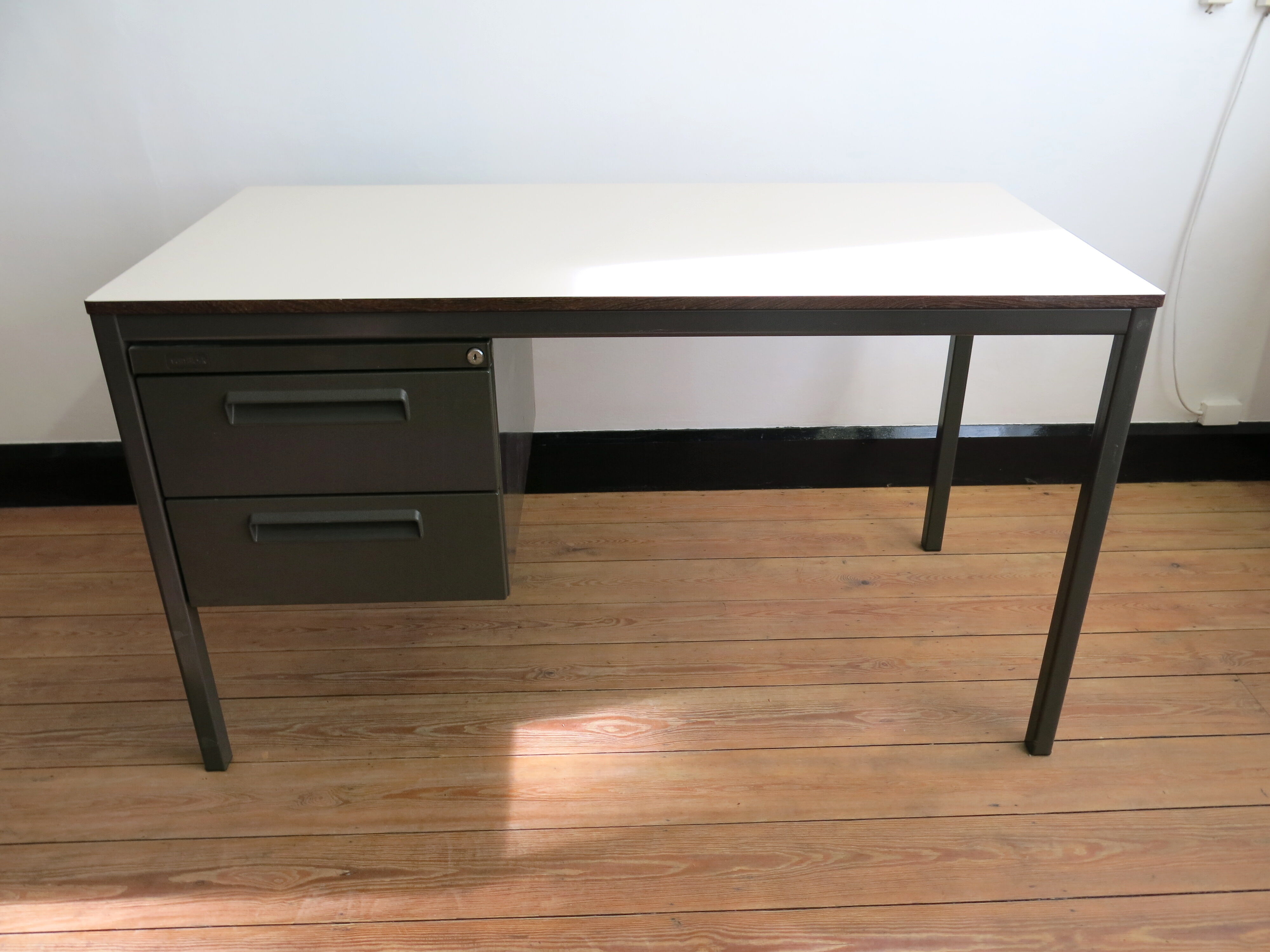 Van Blerk industrial office in steel and formica