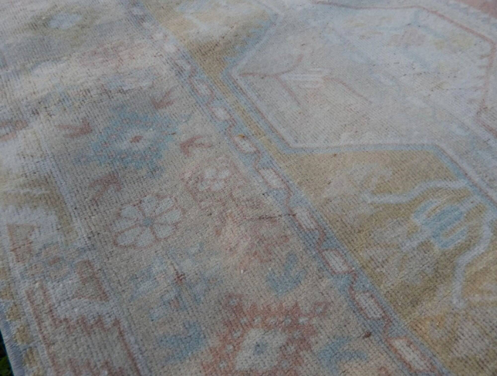 Vintage Turkish rug handmade 196x274 cm