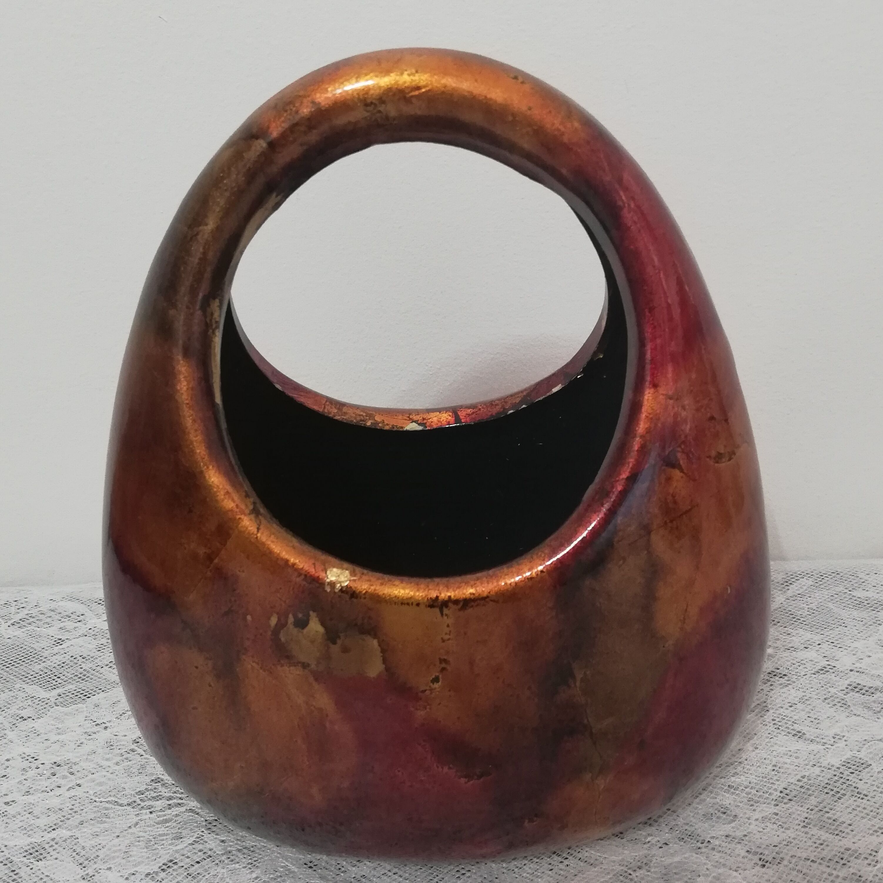 Vase or planter in enamelled and lacquered metal