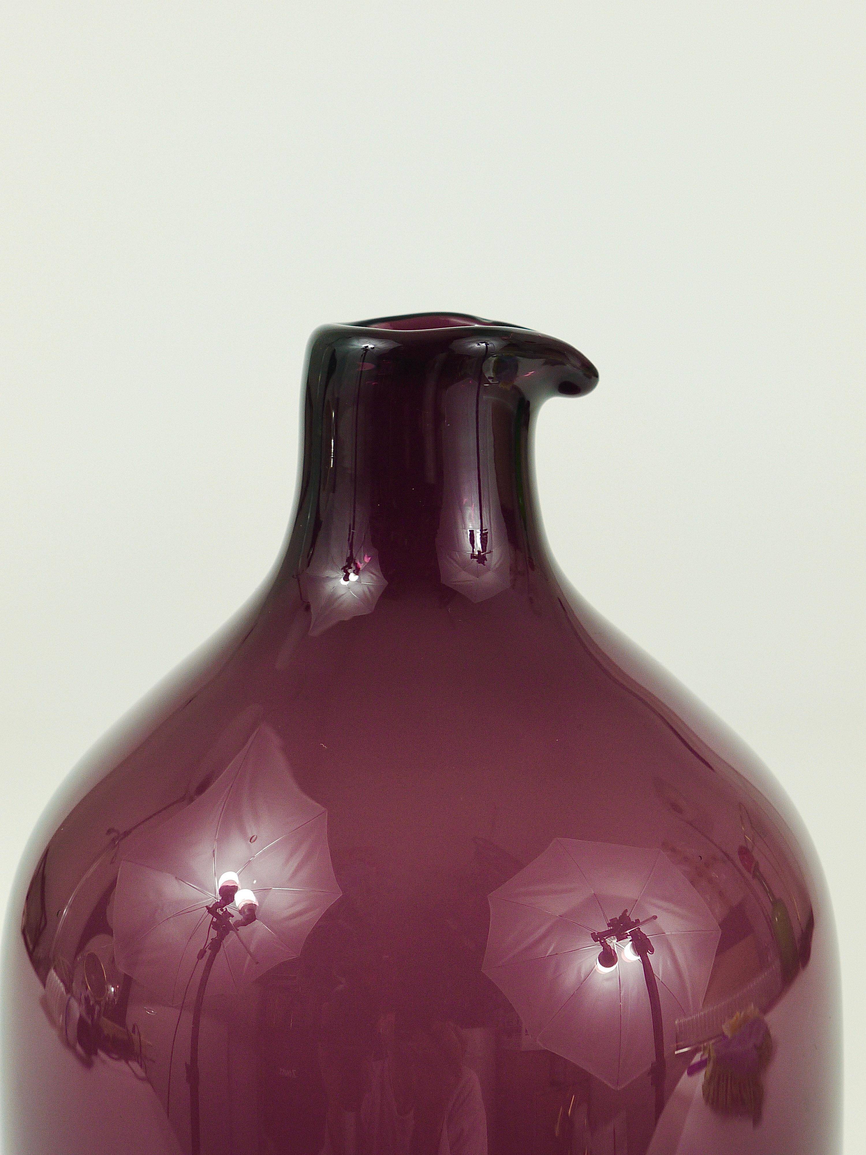 Glass vase signed Purple Timo Sarpaneva Pullo Bird Bottle, Iittala, Finland.