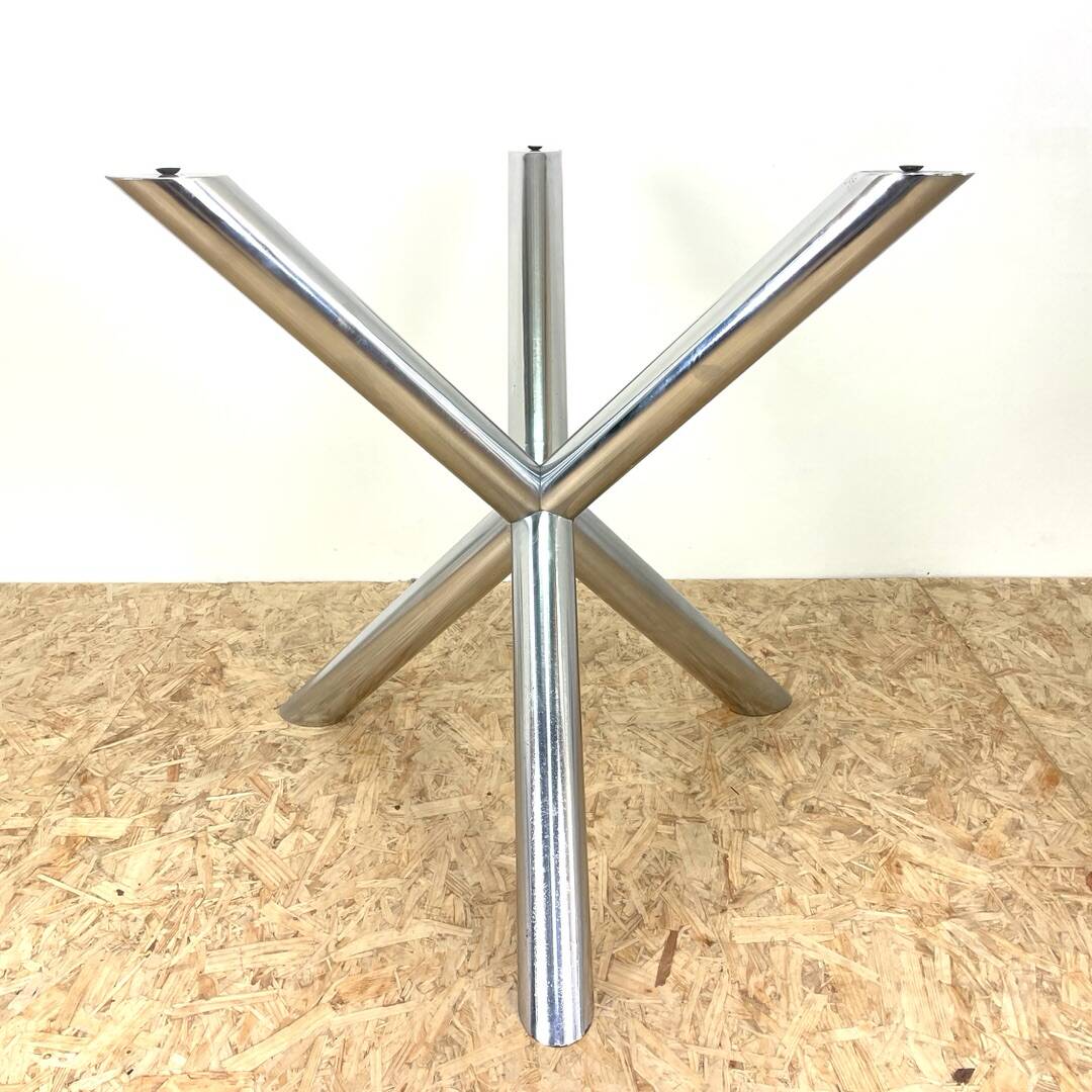 Table à manger Mid-Century par Roche Bobois.