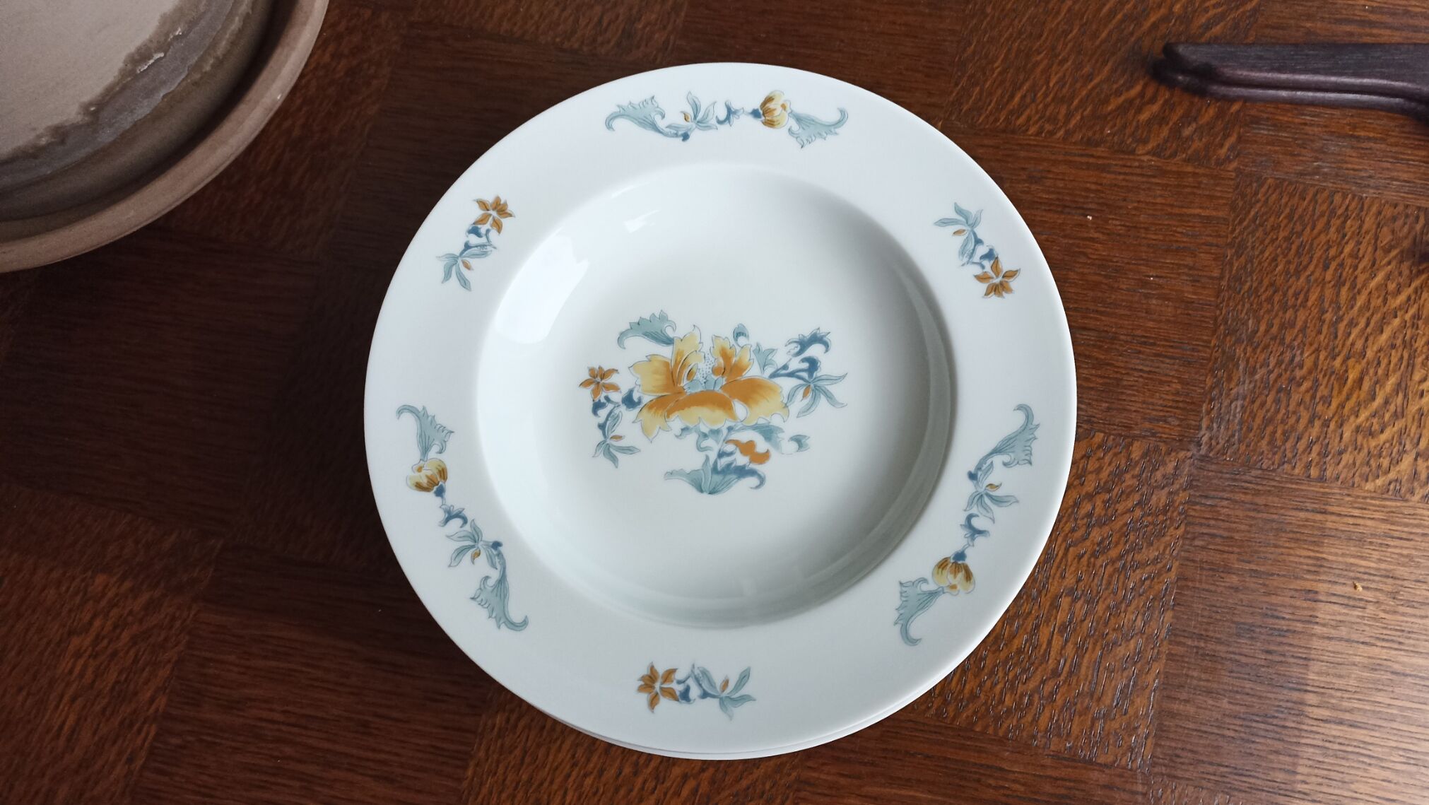 5 hollow plates in Limoges porcelain by Bernardaud - Lhasa Soap