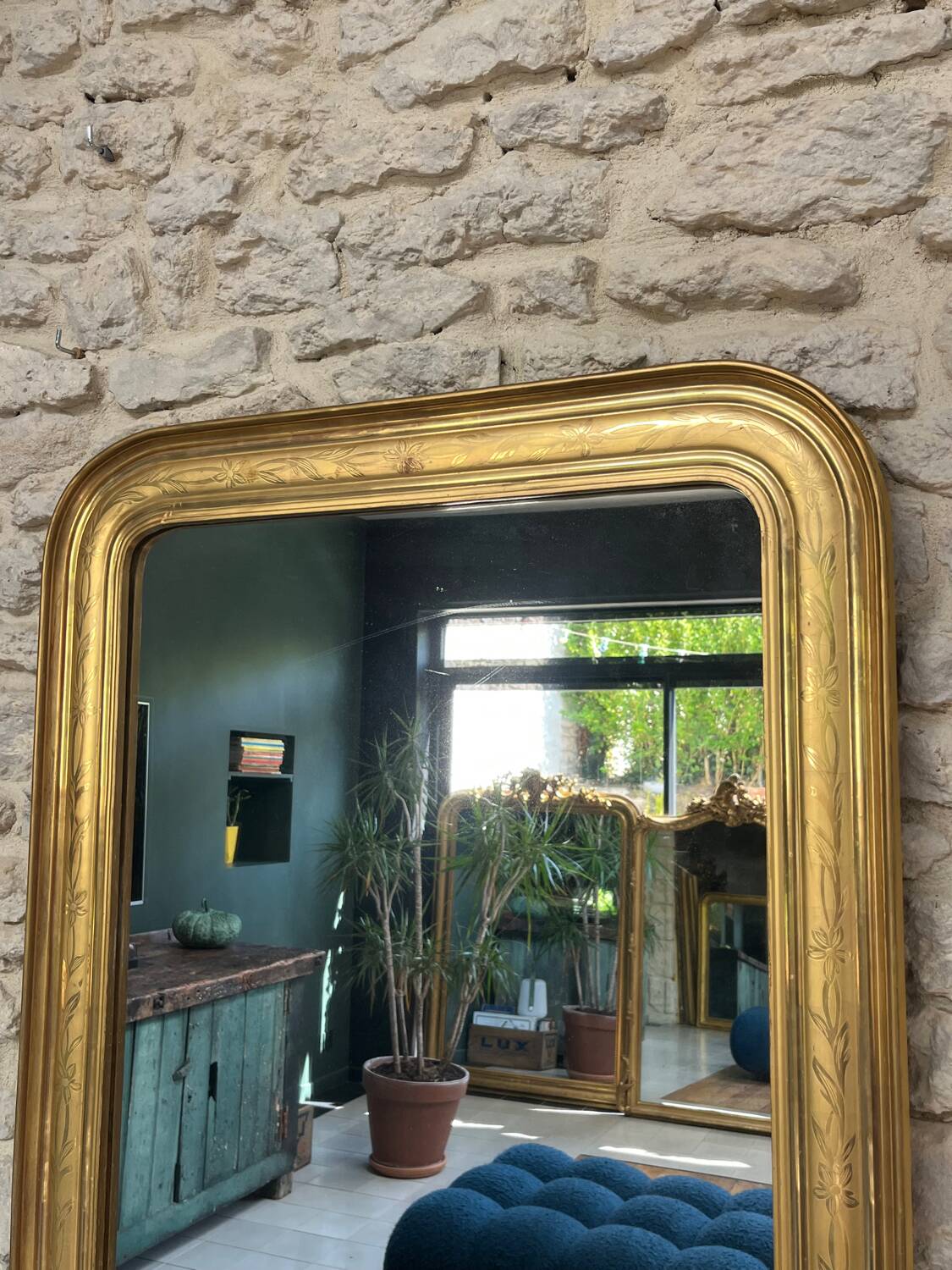 Antique mirror 86.5/69cm Louis-Philippe gilded with gold leaf, engraved decoration.