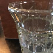 Pop-up Christmas 2022 Carved glass vase dating from the mid-twentieth century