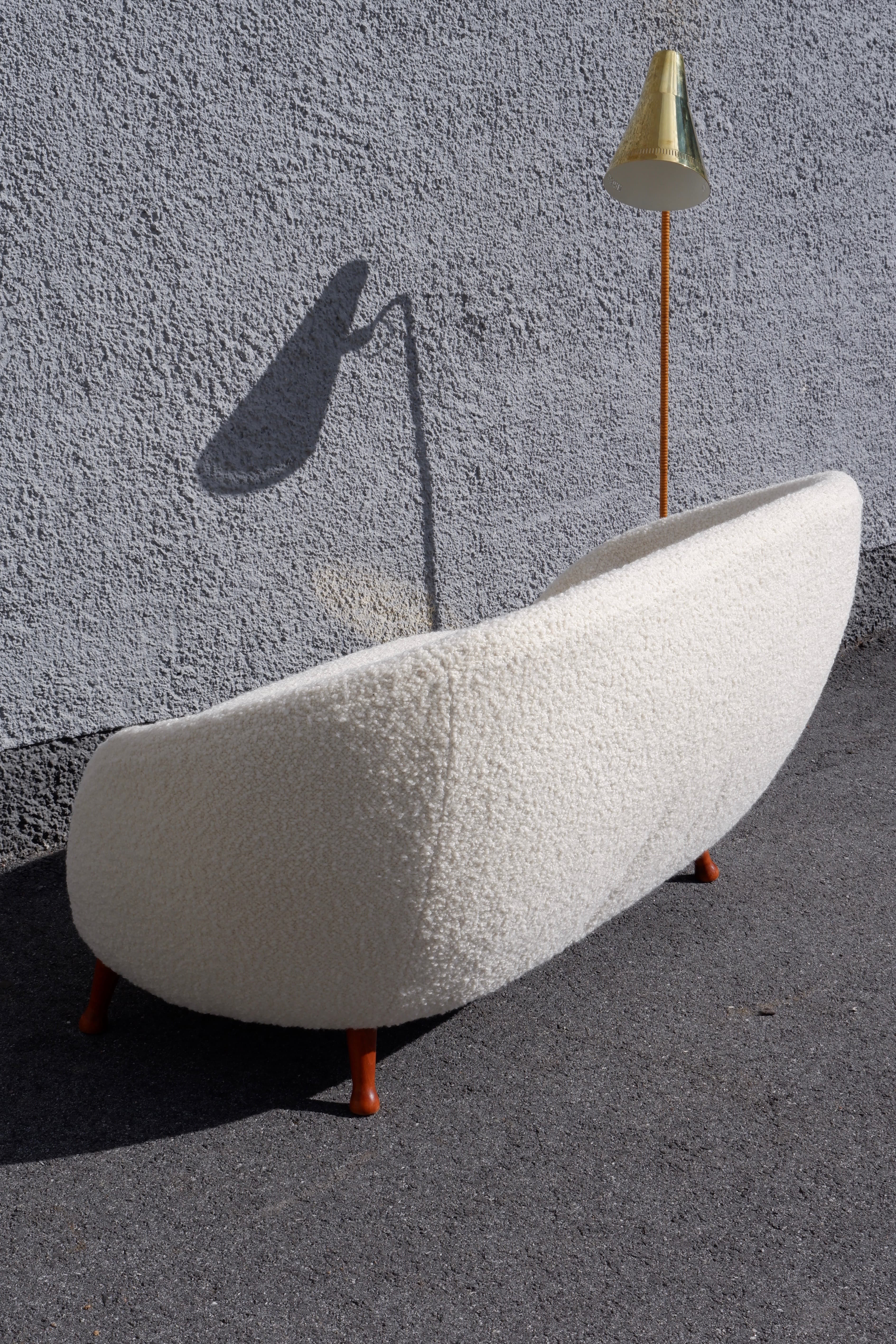 Arne Norell Curvy Soffa Produced by Westbergs Möbler, Sweden, circa 1960