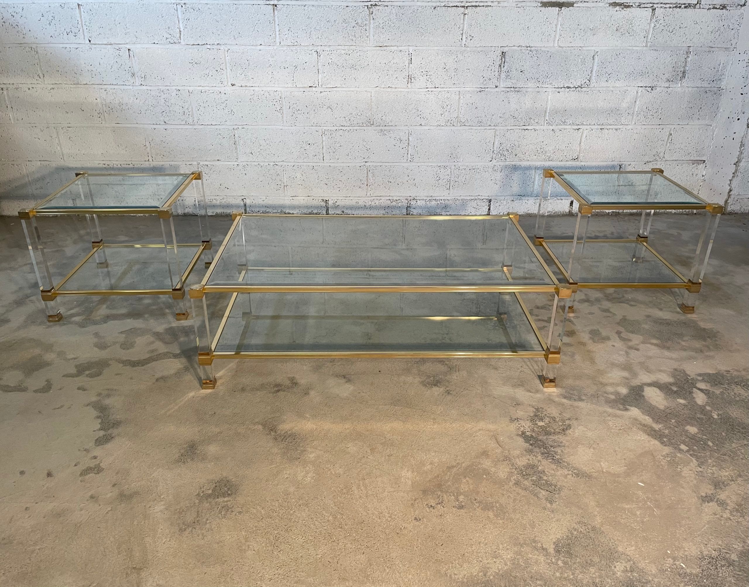 Pair of sofa ends and coffee table Pierre Vandel in altuglas