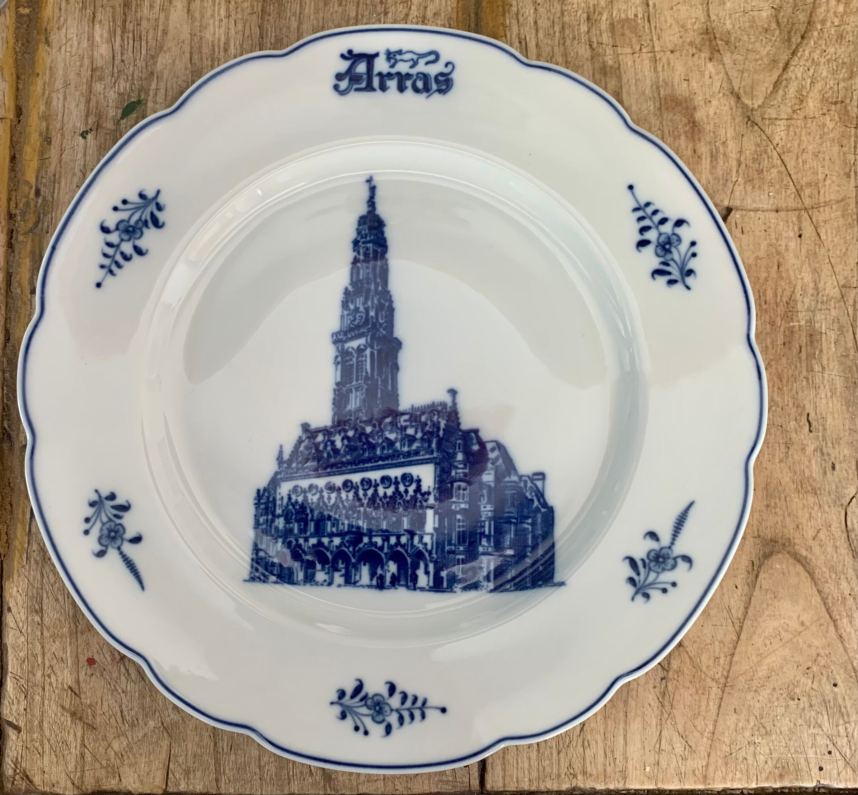 Plate porcelain of Arras Caudron Cathedral decoration