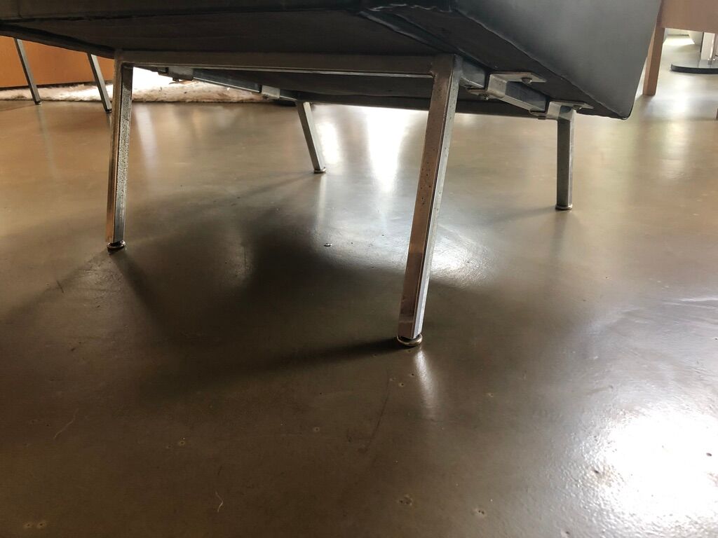 Vintage armchair in black skaï