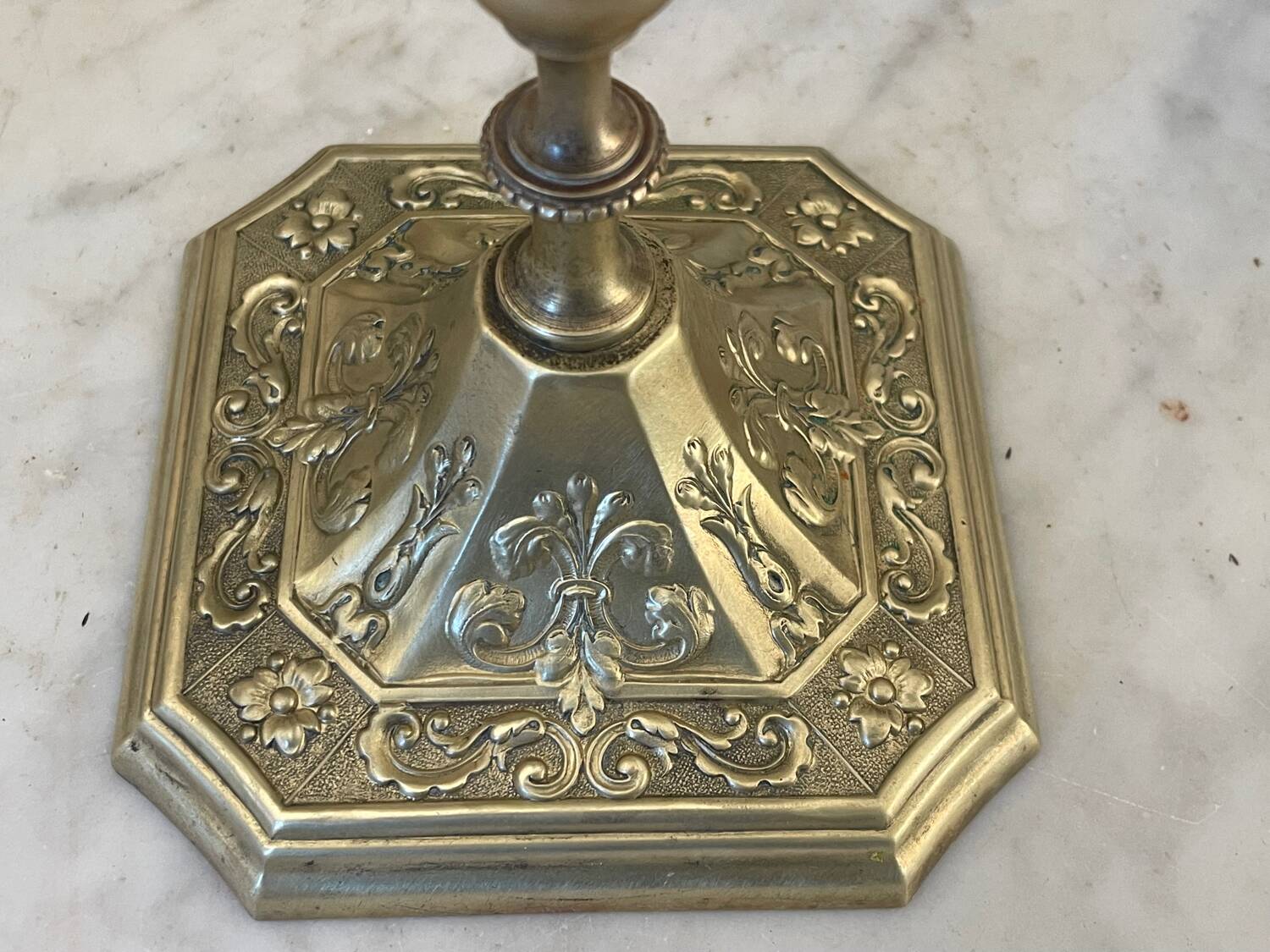 Paire de bougeoirs en laiton XIXème