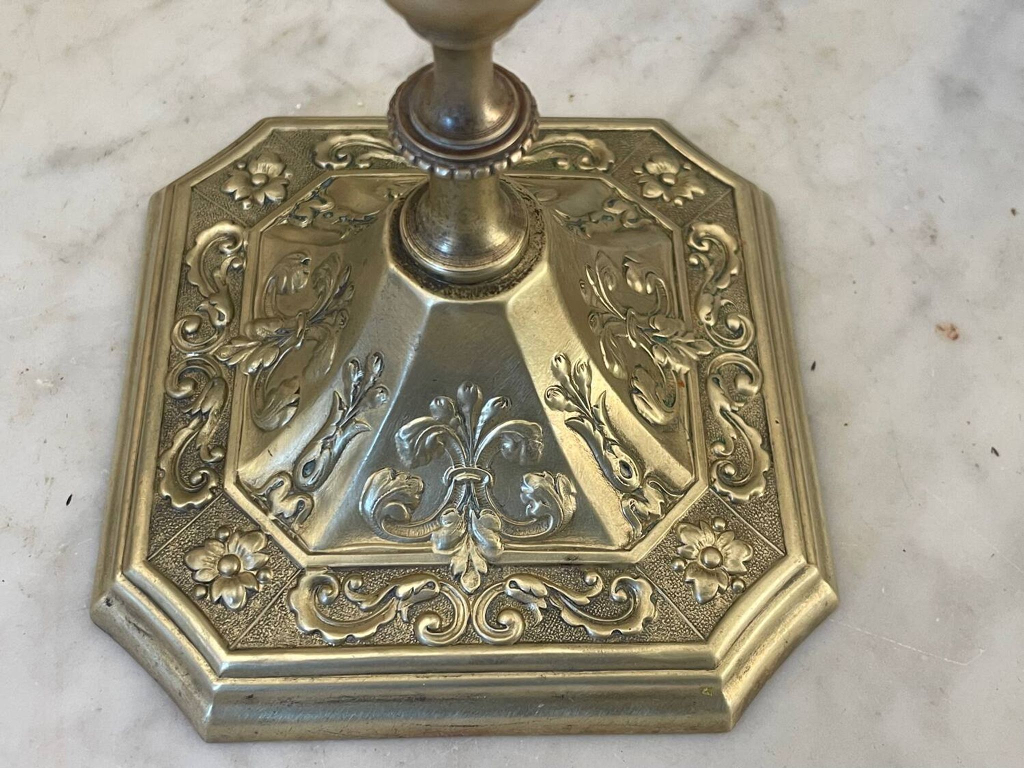 Paire de bougeoirs en laiton XIXème