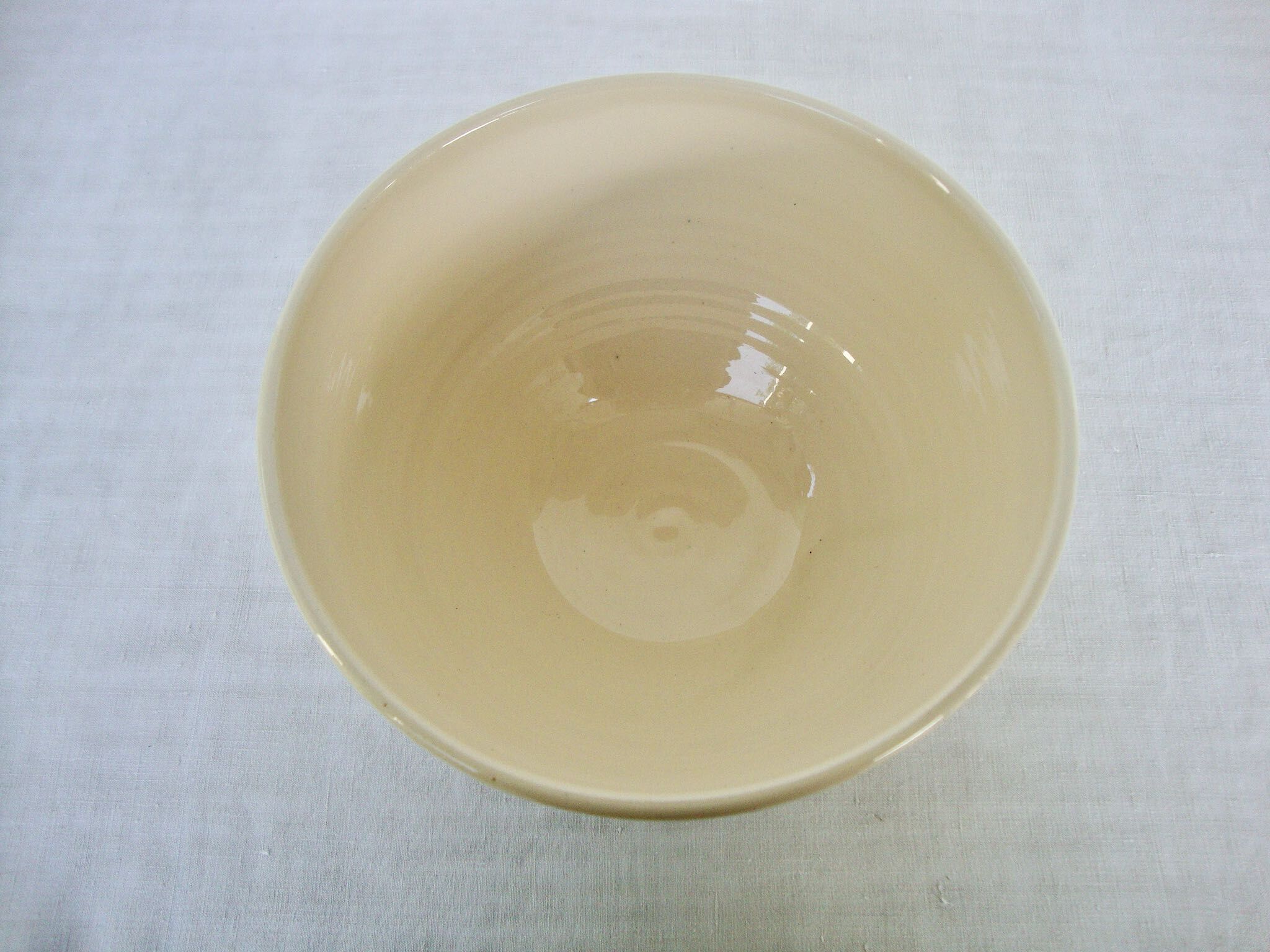 Enamelled sandstone salad