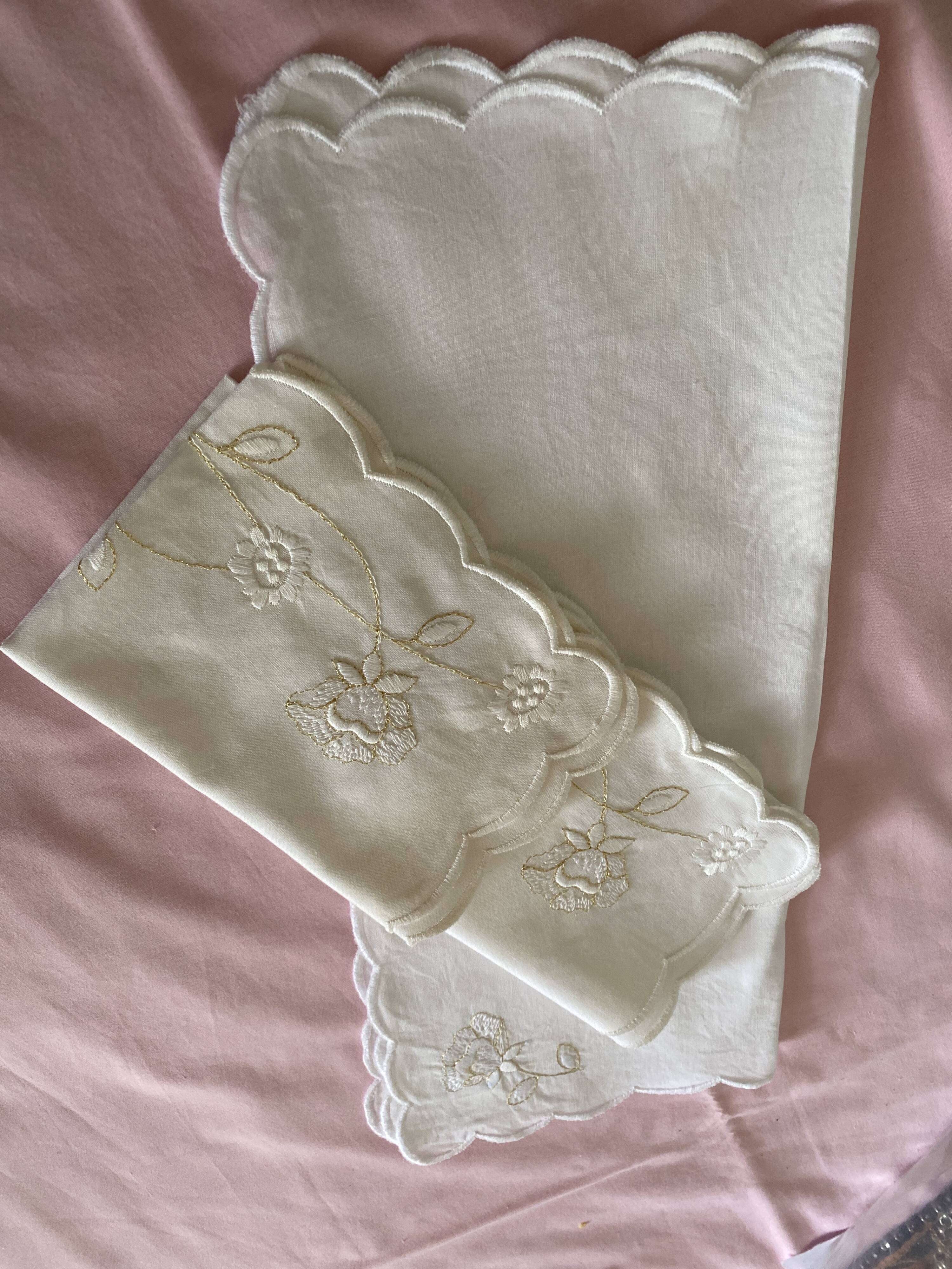 Seven table service and those napkins