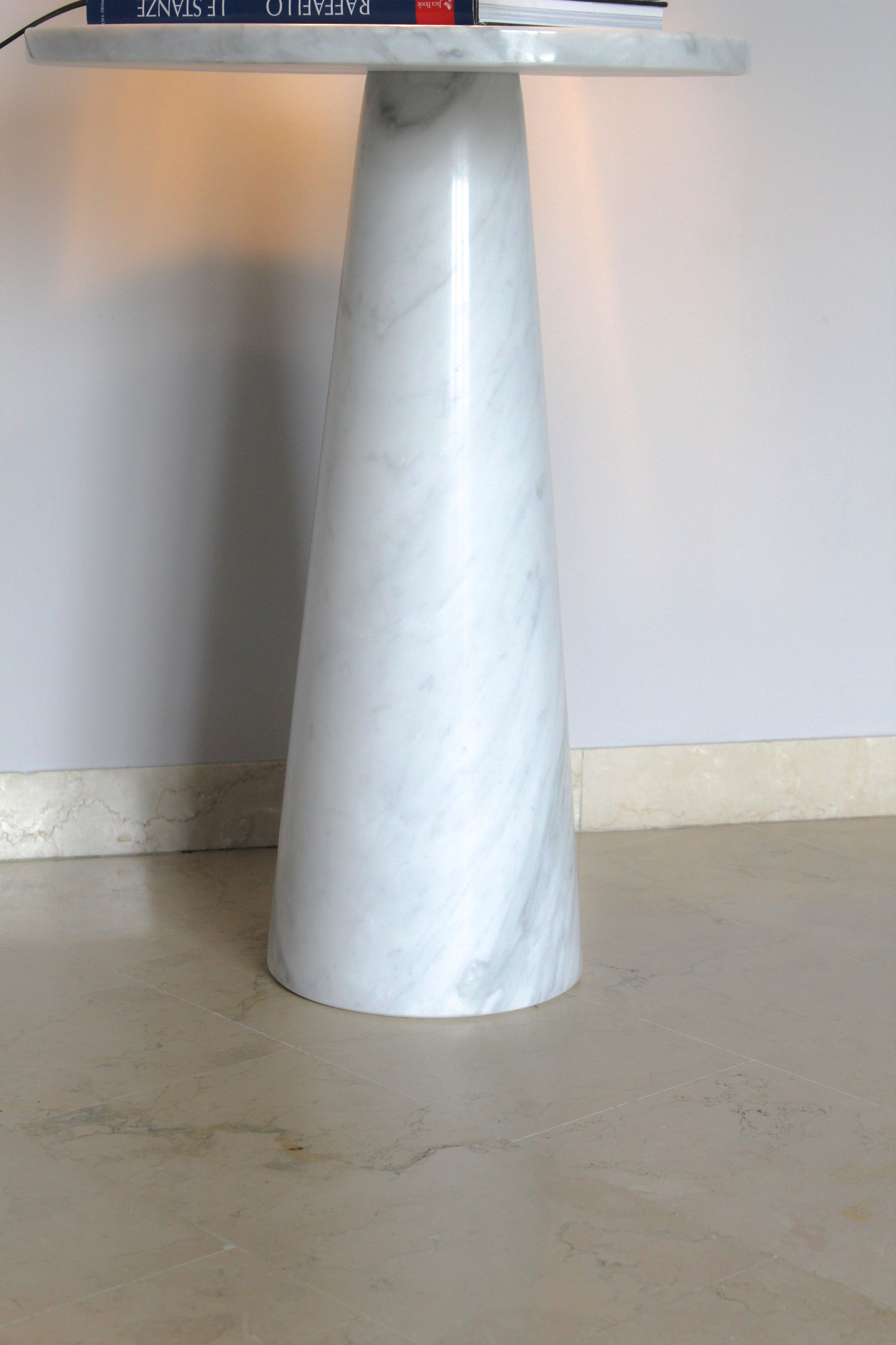 Pair of coffee tables in carrara white carrara marble