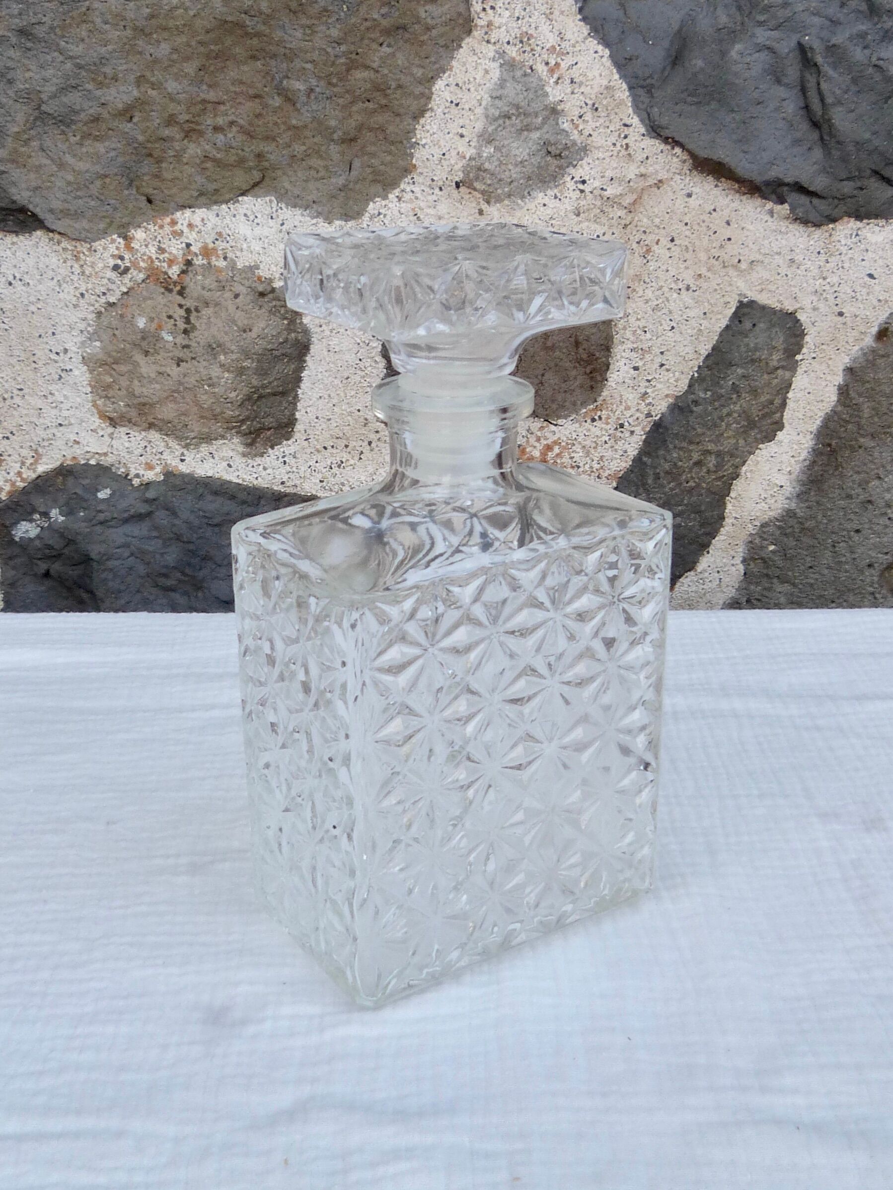 Glass whisky decanter