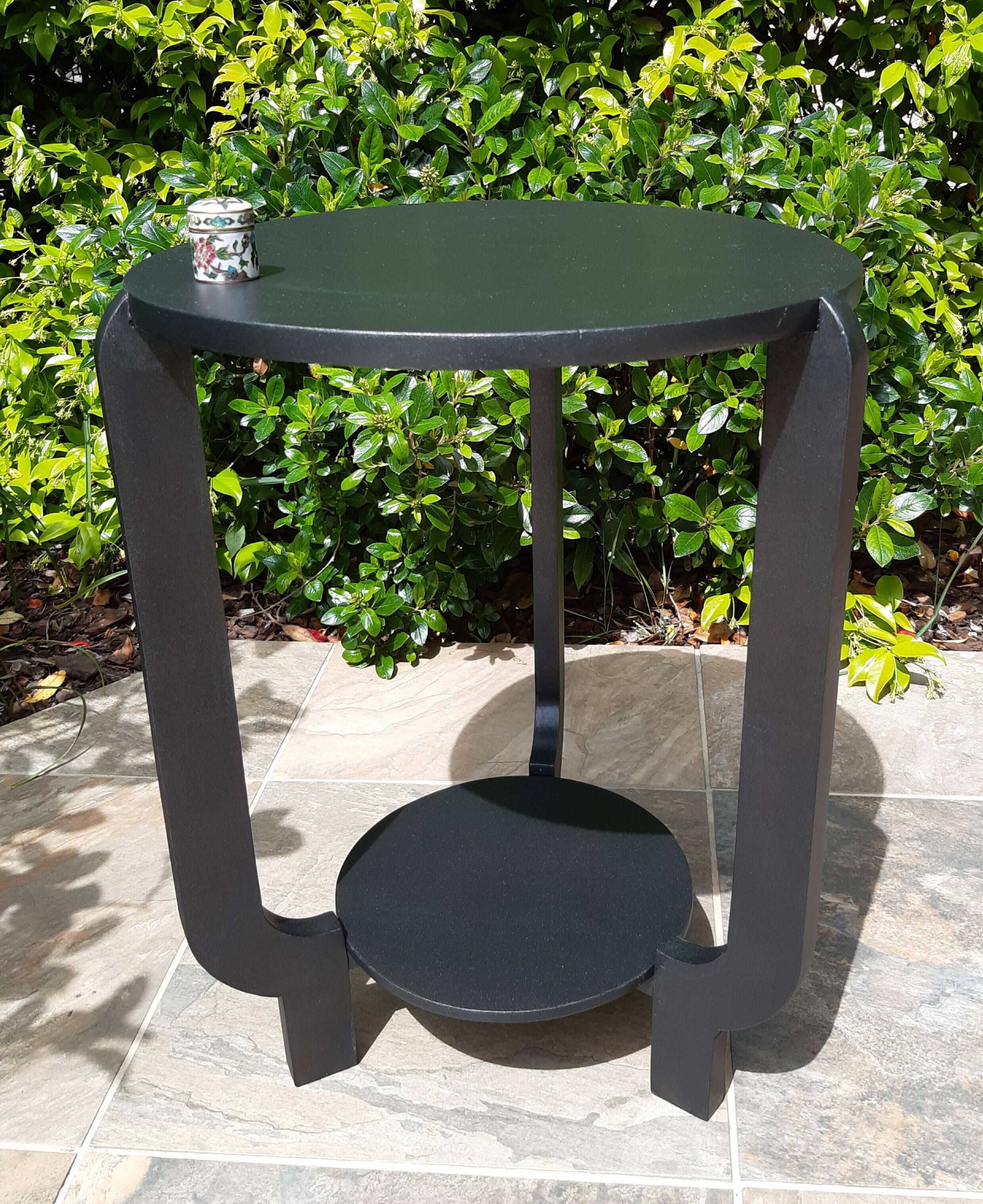 Gueridon art déco laqué noir acier