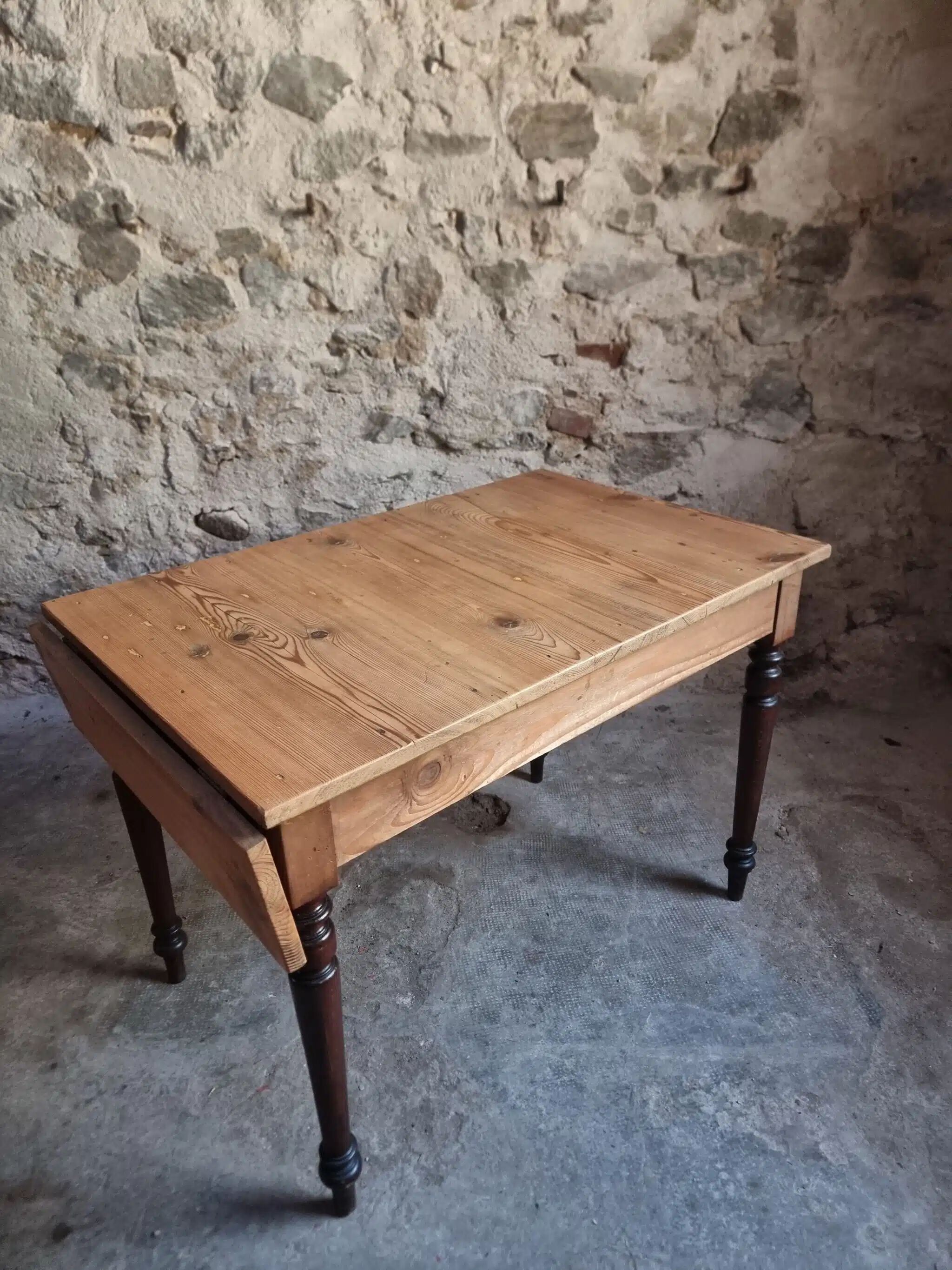 Table vintage française en pin avec rallonge latérale vers 1930, table de cuisine ou bureau
