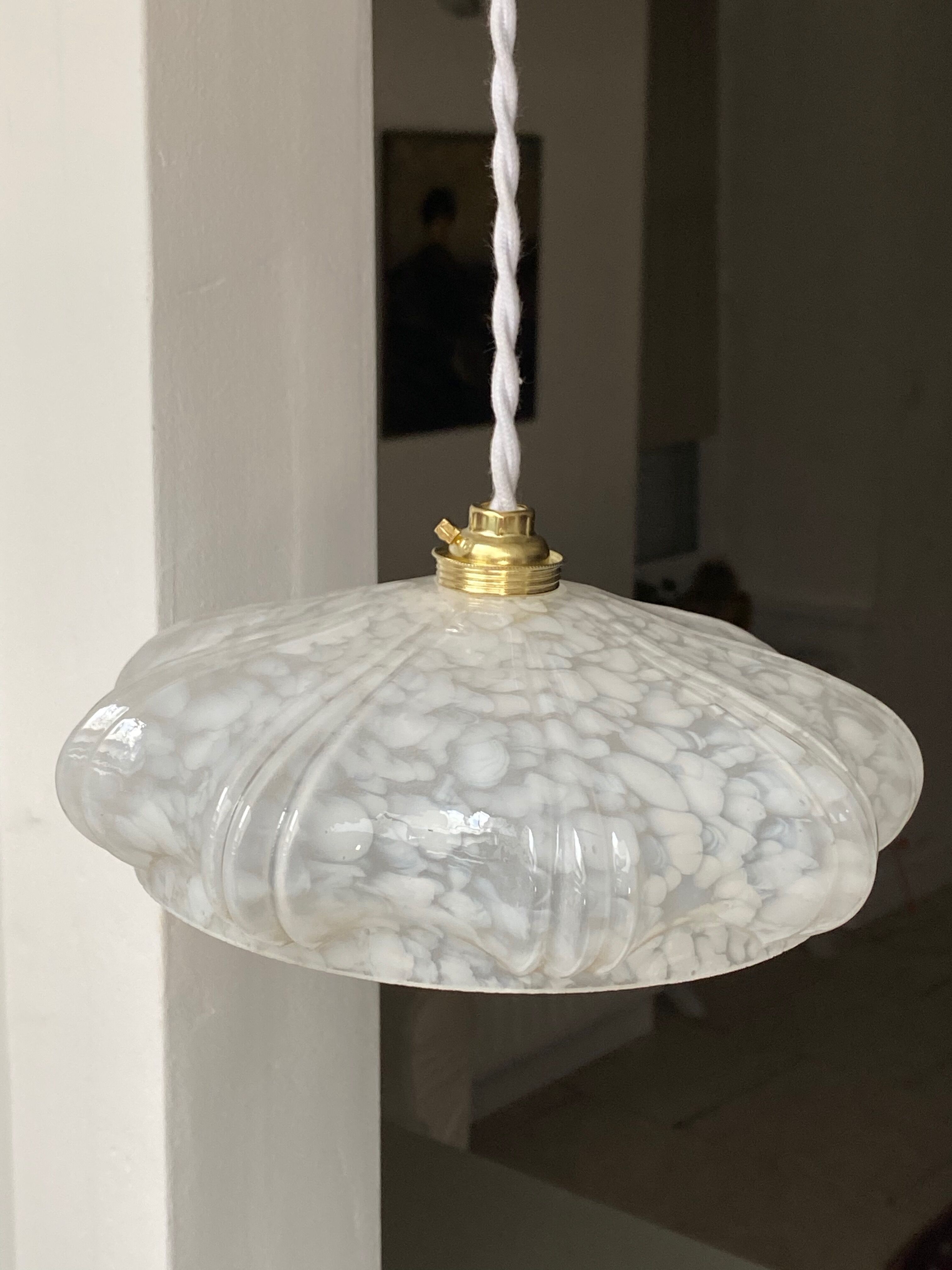 Art Deco suspension in clichy glass