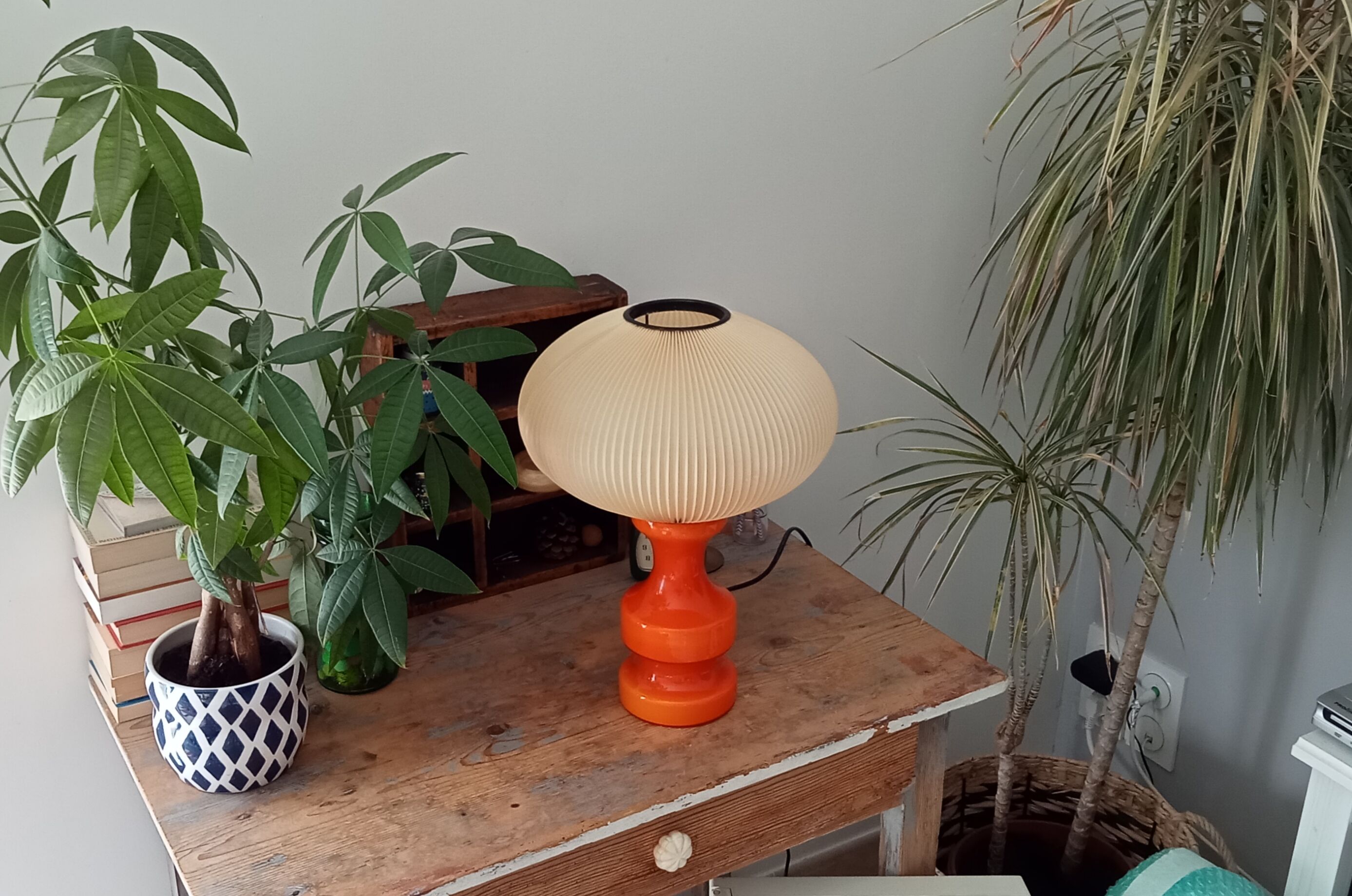 Vintage table lamp 70s