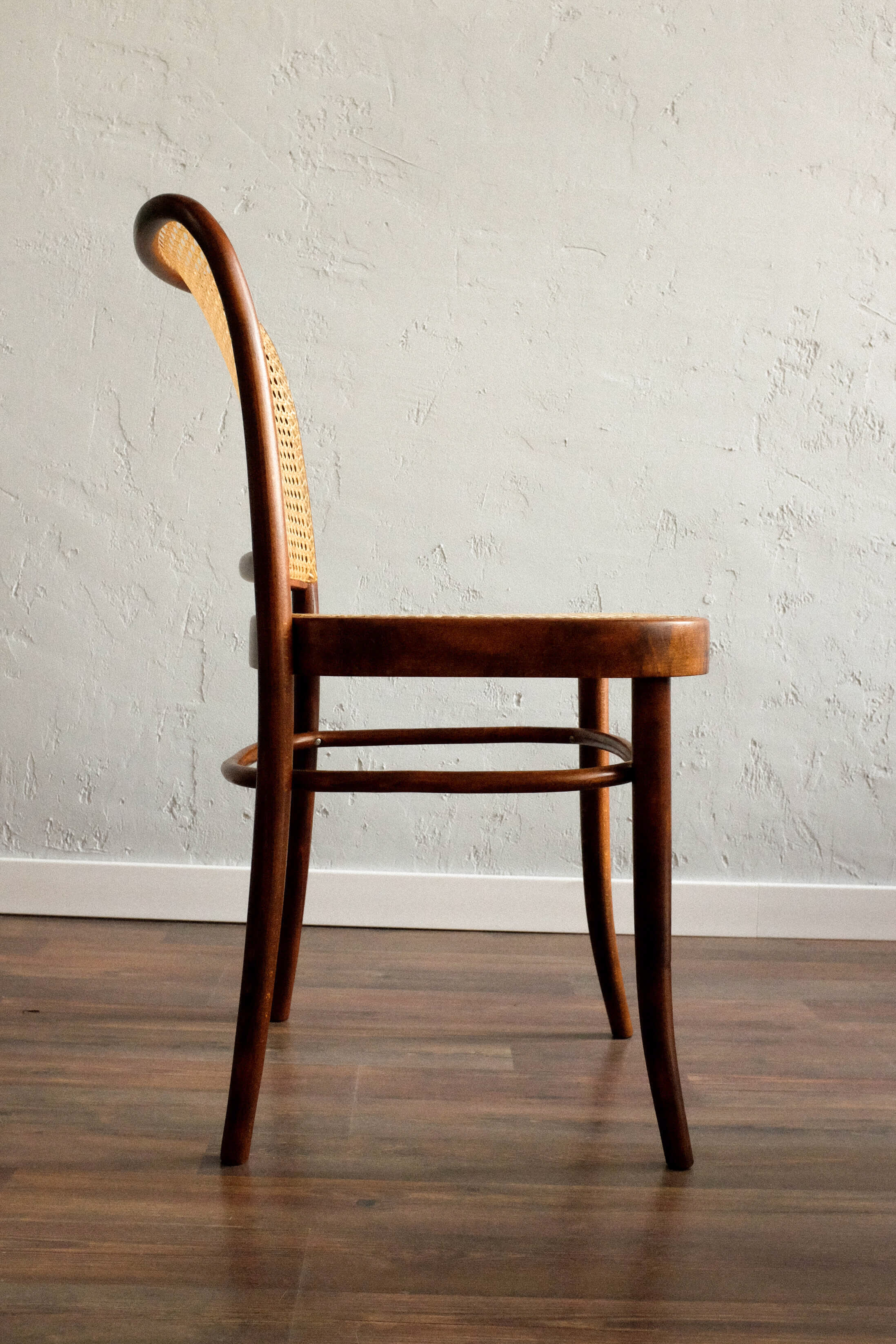 Ensemble de 2 chaises par Josef Hoffmann pour TON, modèle 811, années 1970