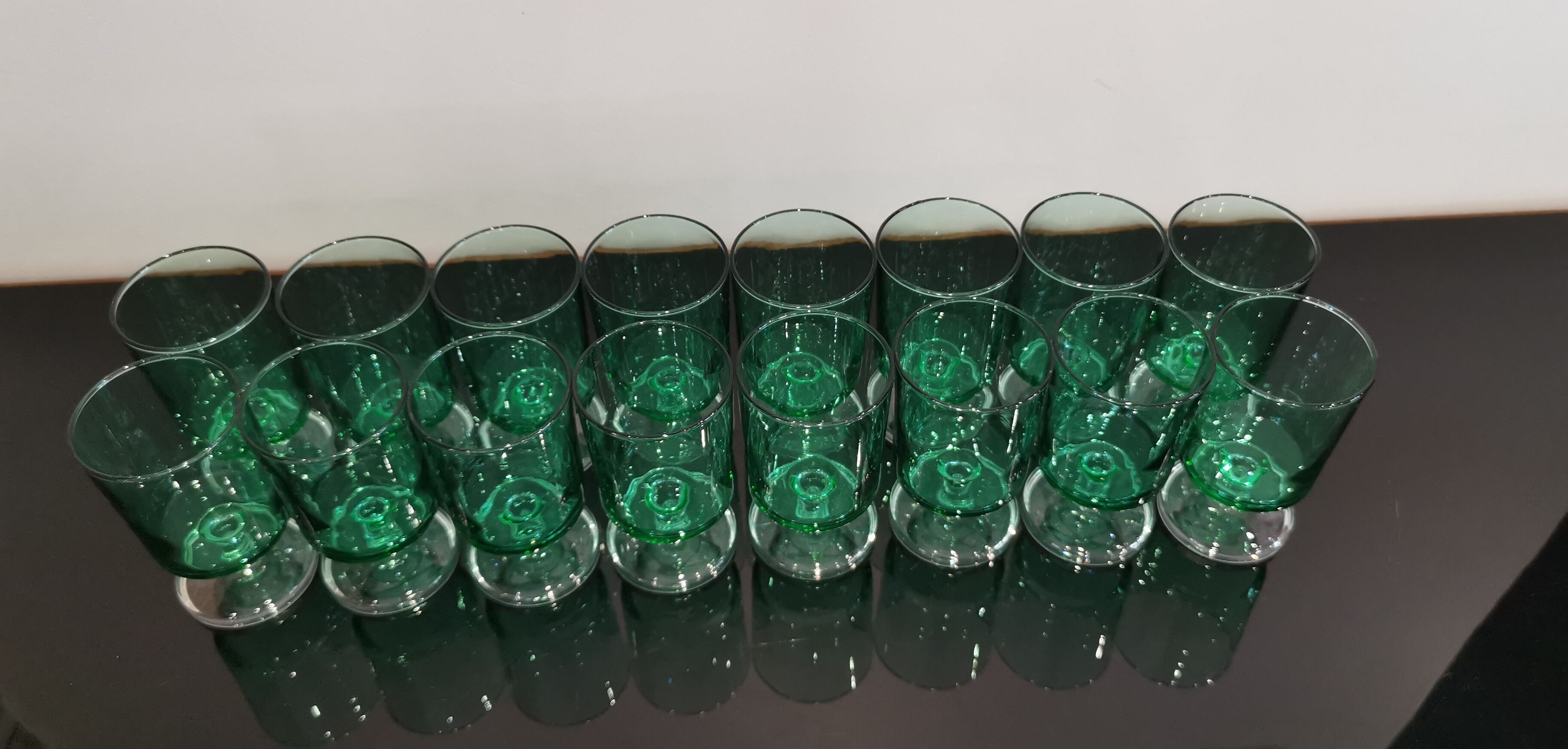 8 Emerald green wine/water glasses on foot model suede luminarc