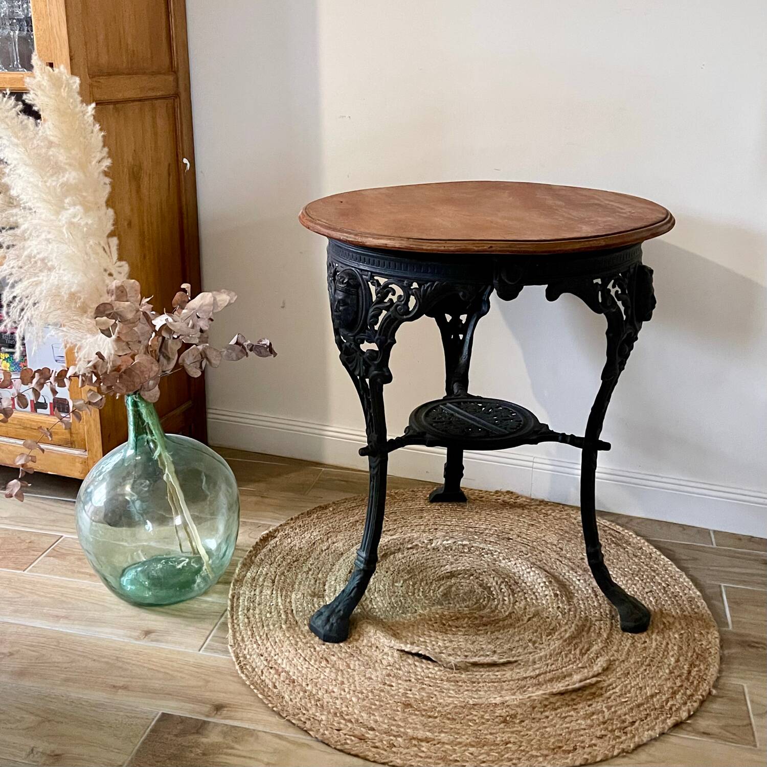 English pub table circa 1901
