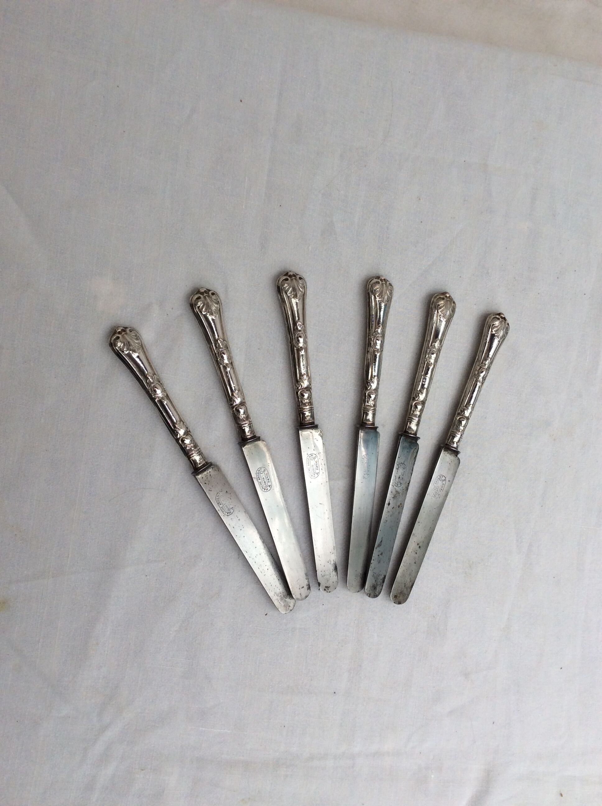 6 couteaux anciens en manche argent