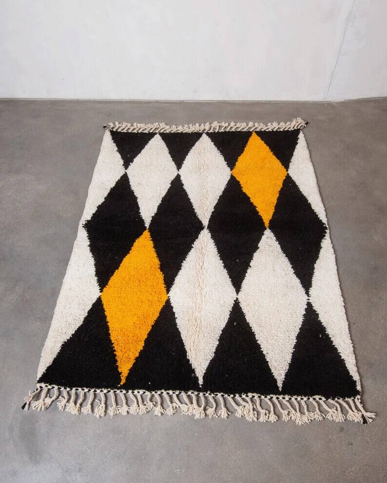 Handmade Moroccan rug 250cm x 150cm