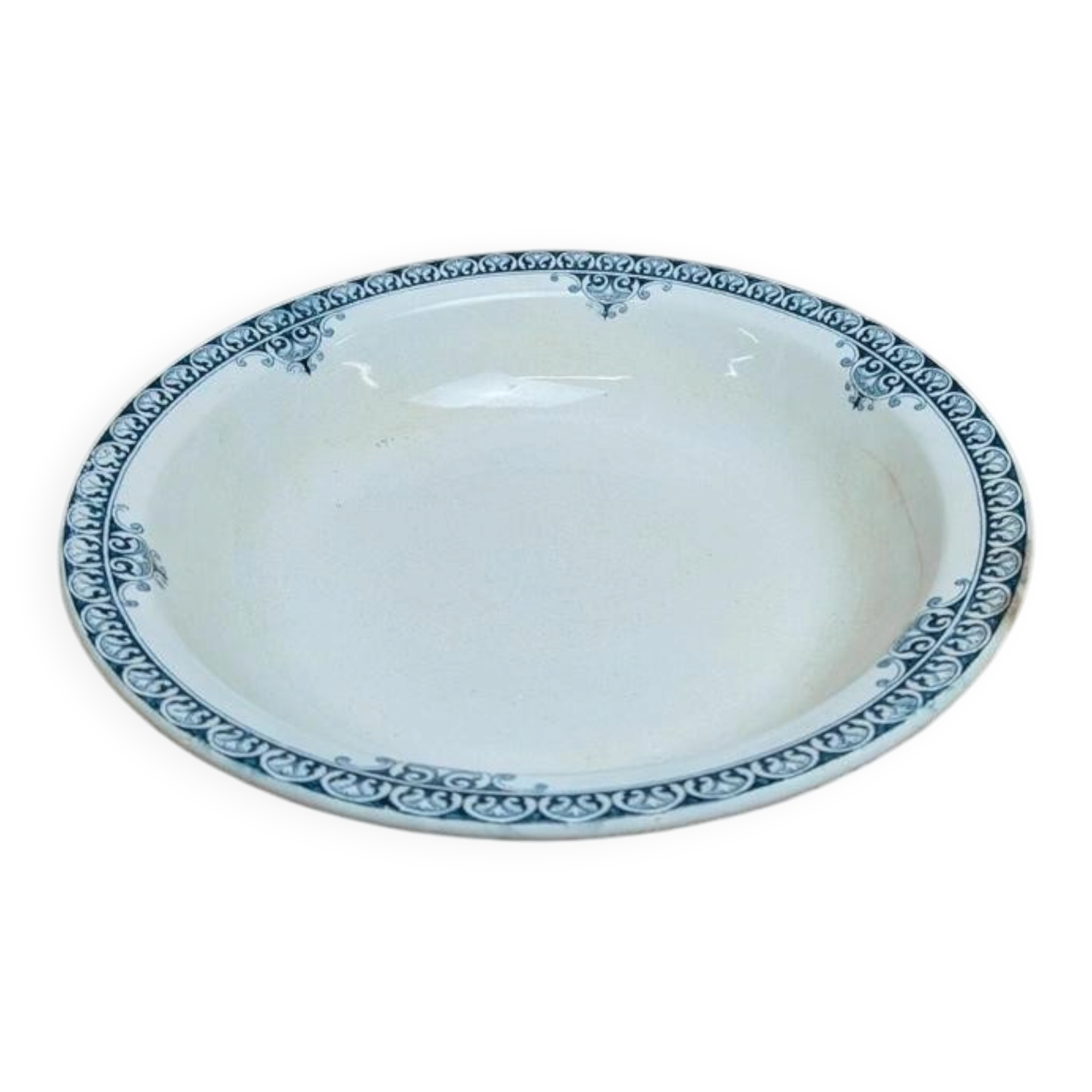 Shallow dish Terre de Fer St Amand model Andrinople