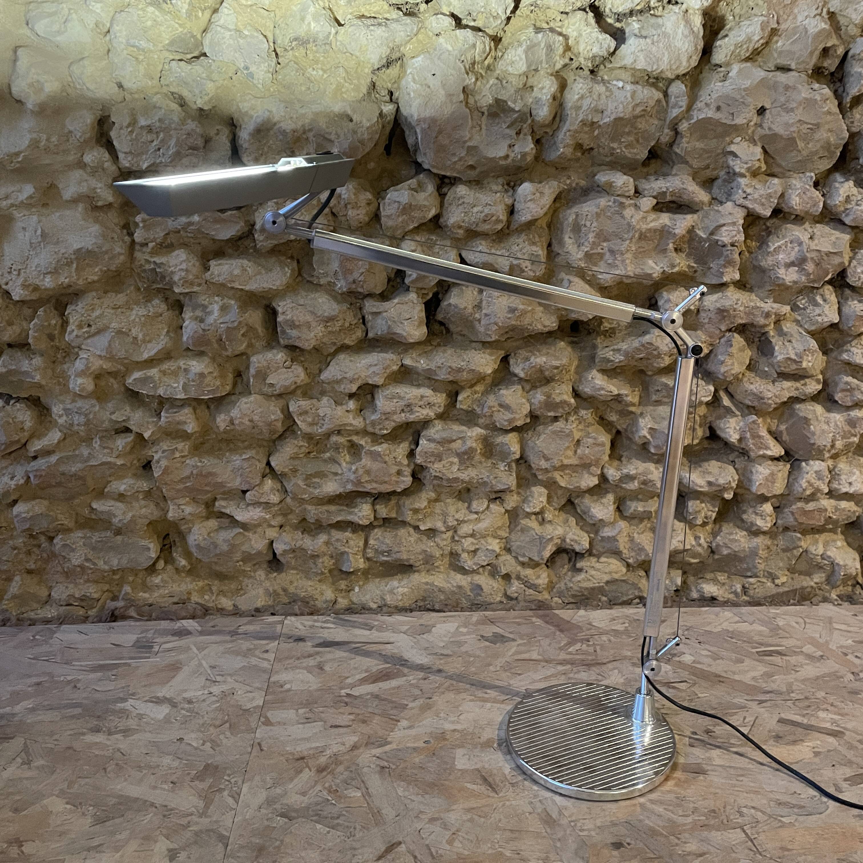 Architect's lamp - Artemide - Tolomeo video