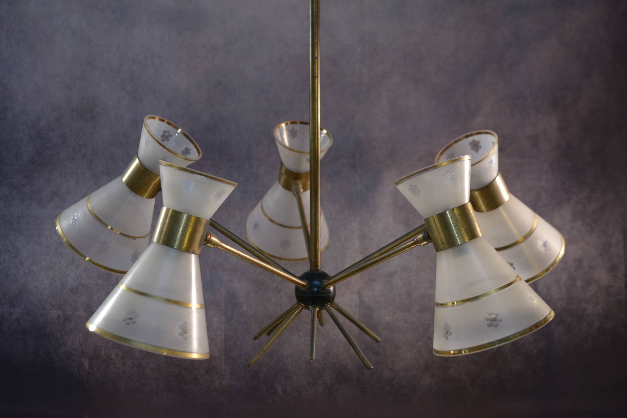 Diabolo design chandelier in frosted and chiseled glass with floral decoration, 1950s