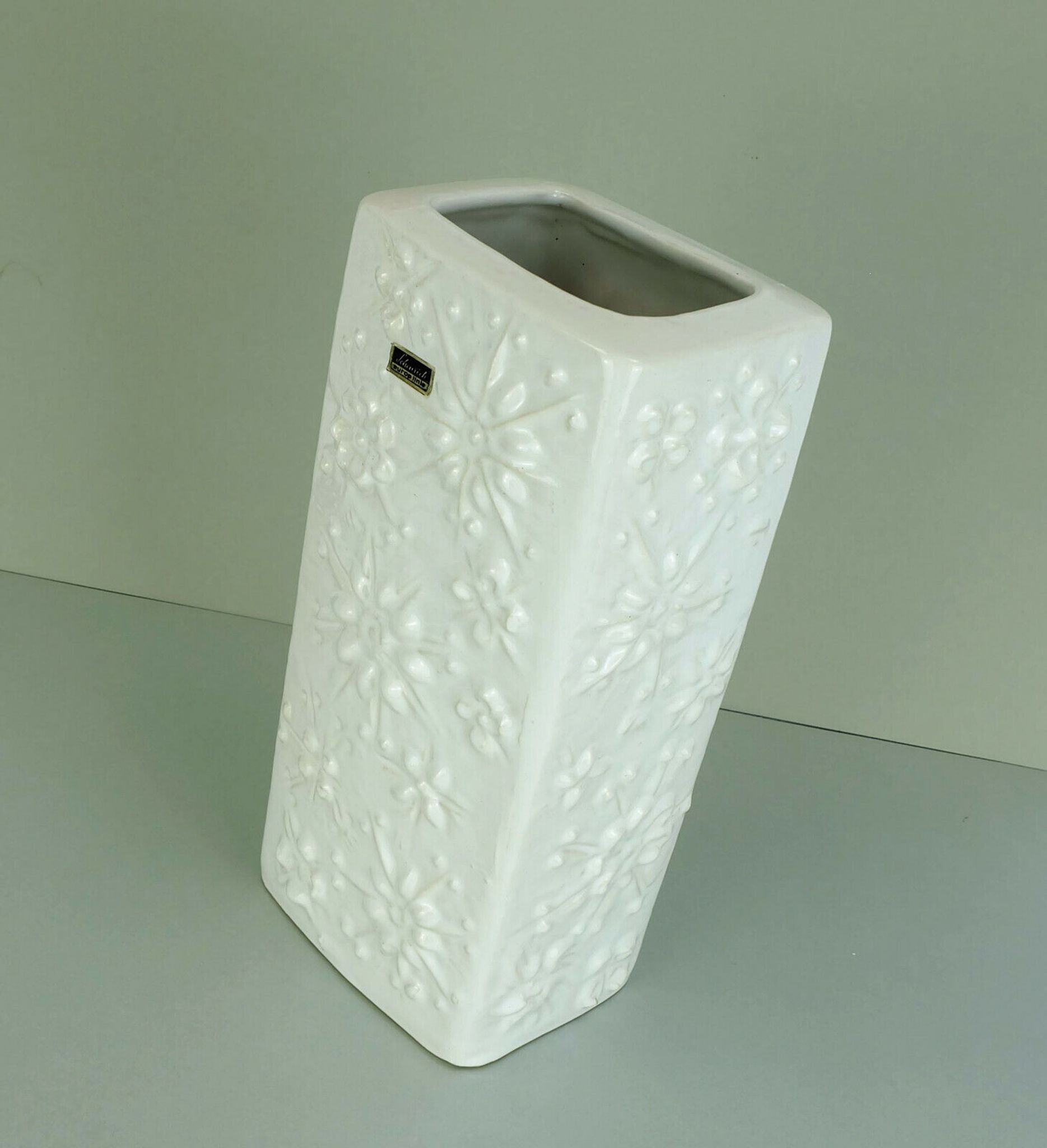 Vase vintage allemand de l'Ouest Scheurich Kosmos, émaillé blanc, motif sputnik modèle 263-31.