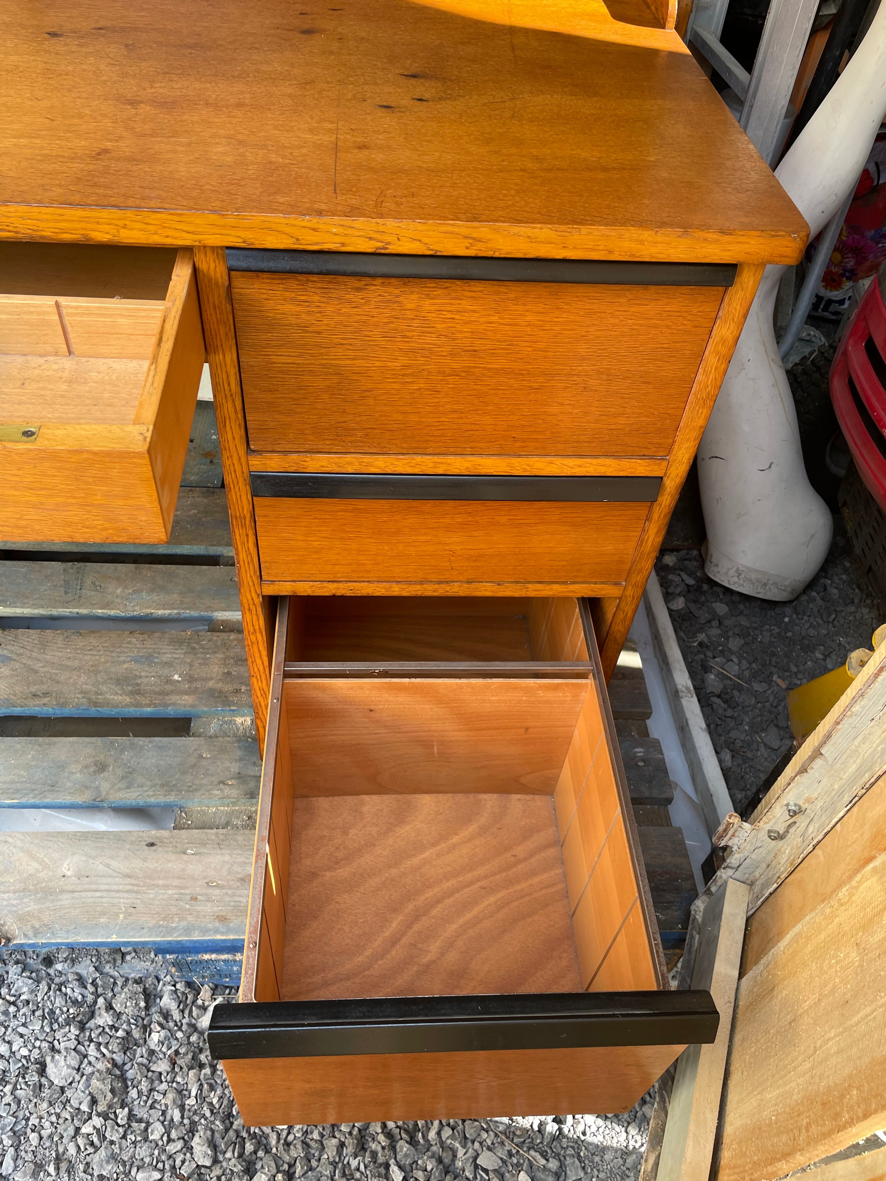 Vintage office year 50