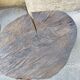 Tabouret tripode en bois brut