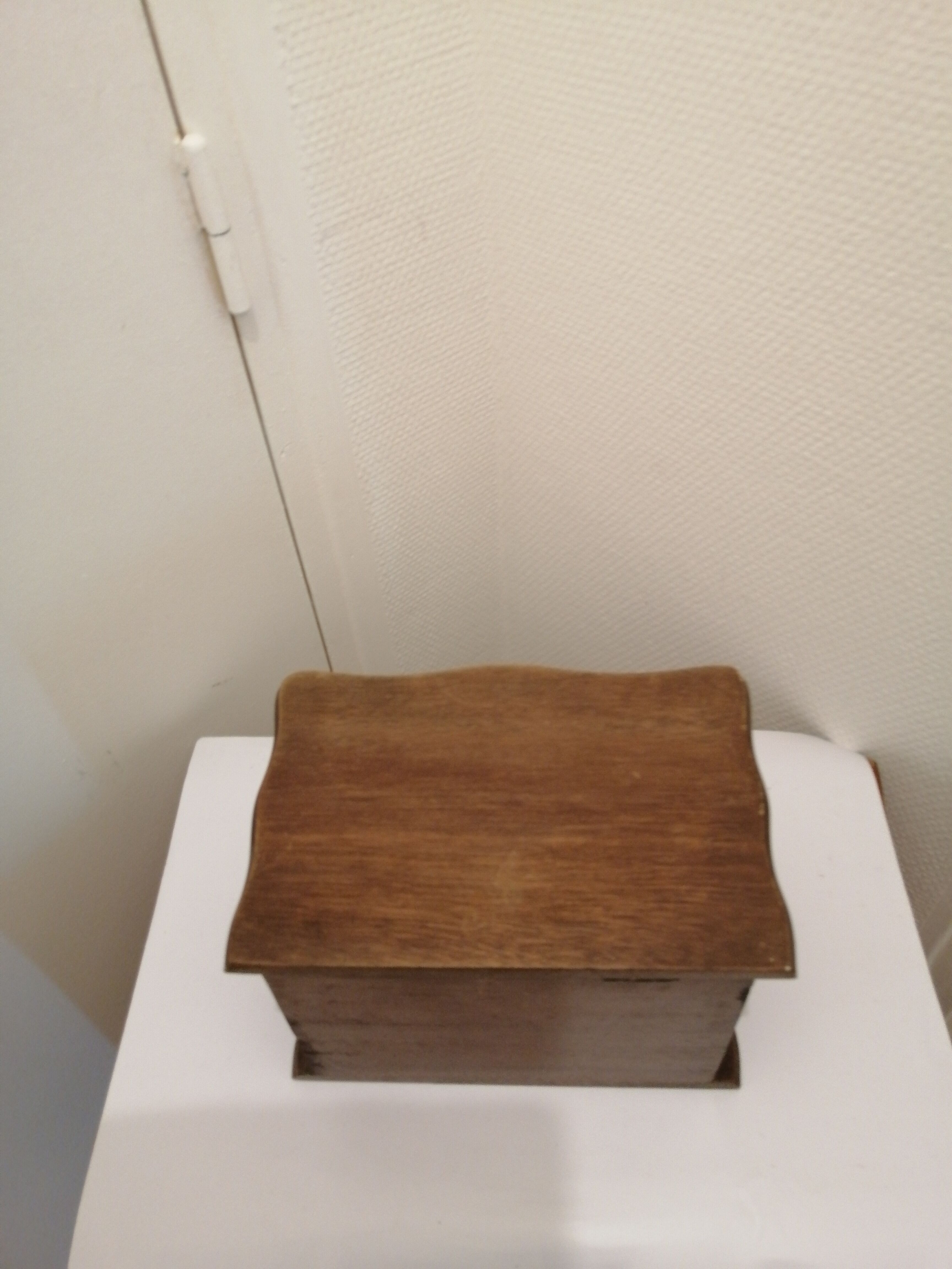 Wooden jewelry box