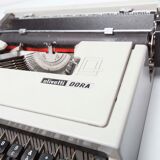 Dora typewriter by Olivetti 70