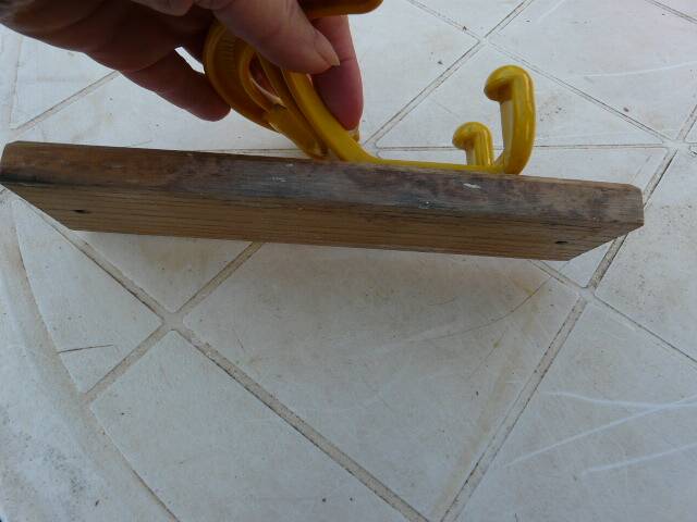 vintage yellow wall coat rack "Ghidini Italy"