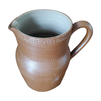 Sandstone pitcher