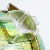 Pretty globe, Scan Globe with magnifying glass